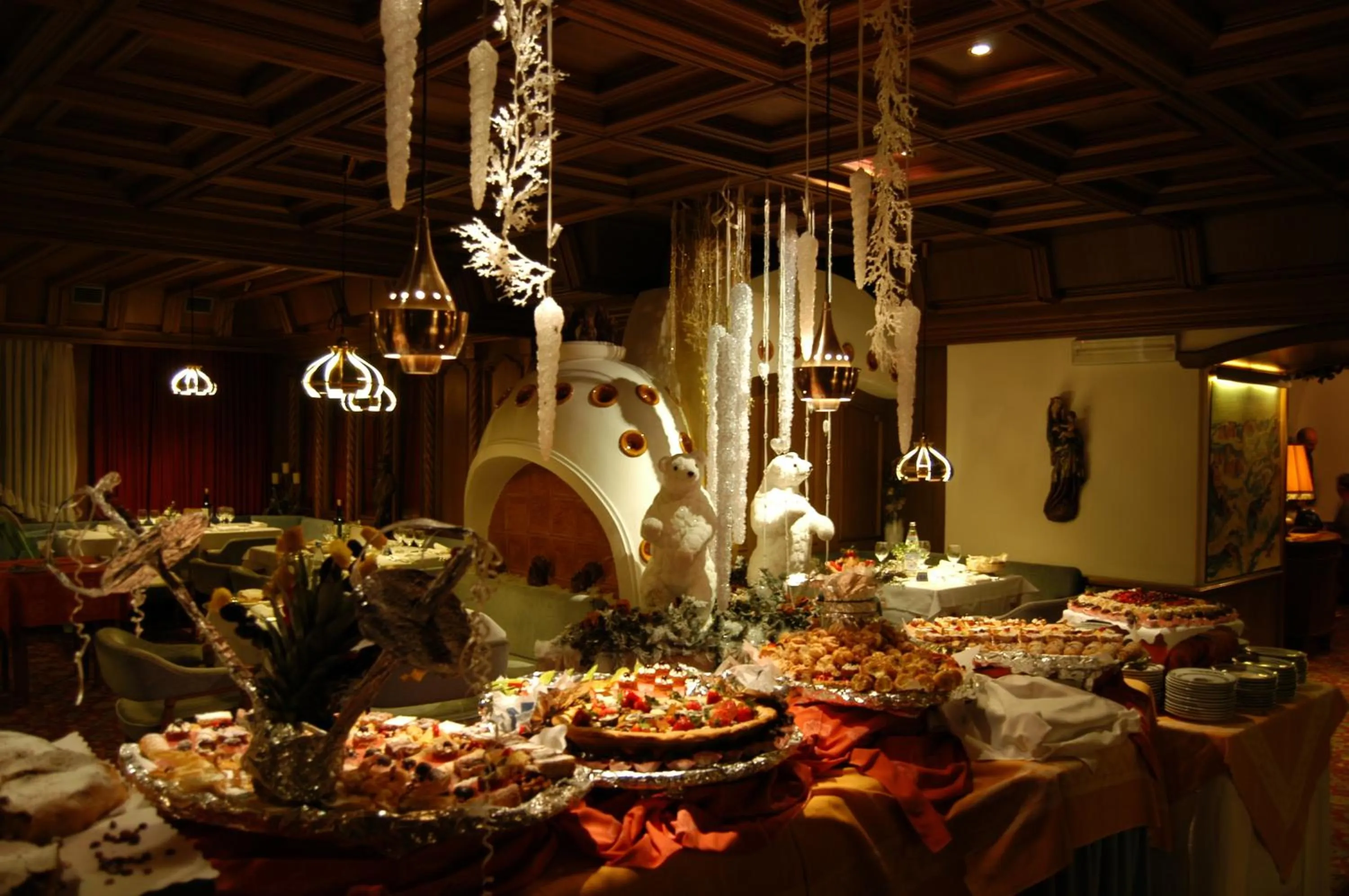 Restaurant/places to eat in Alpen Hotel Corona