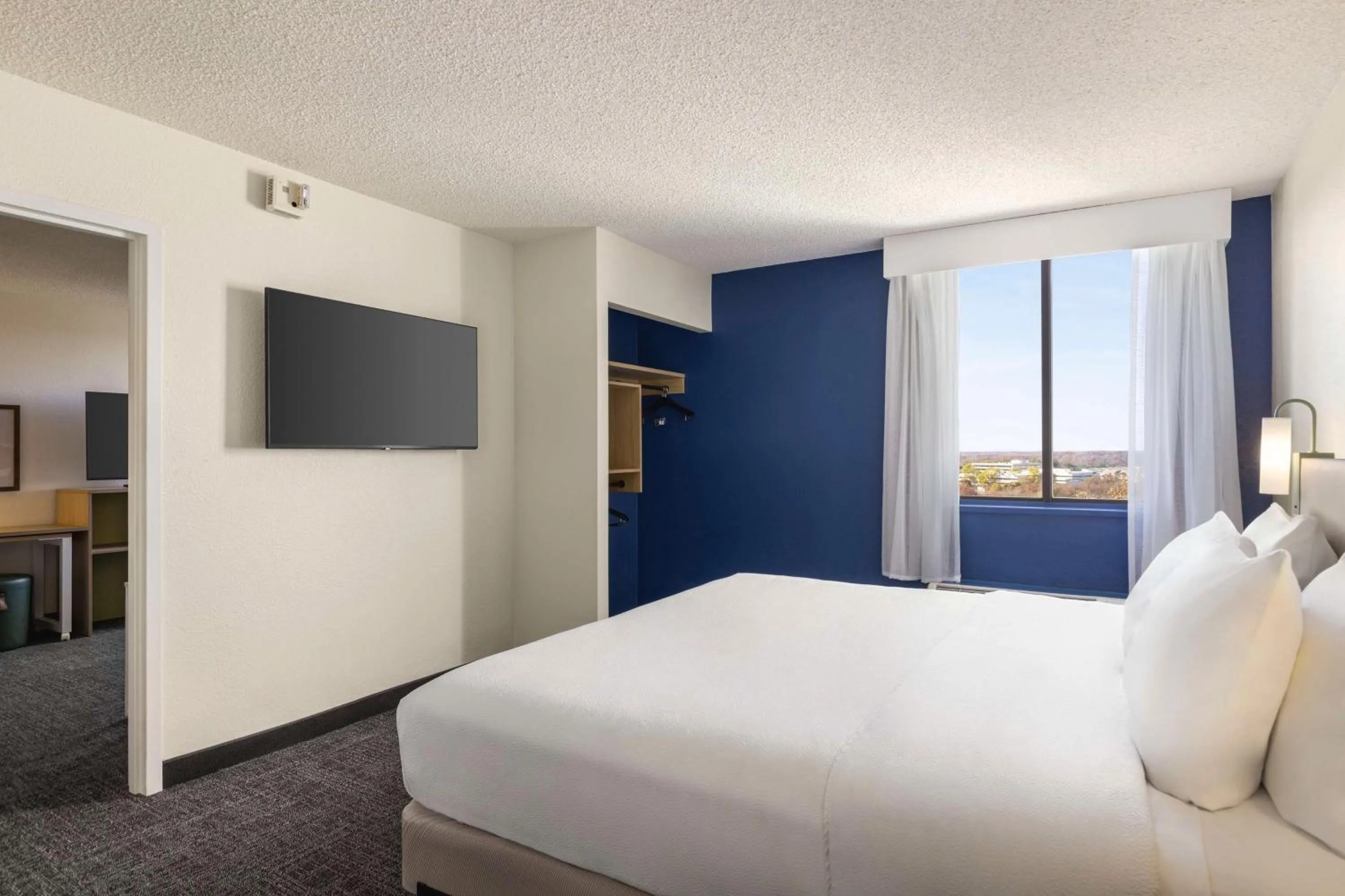 Bed in Spark By Hilton Germantown Washington Dc North