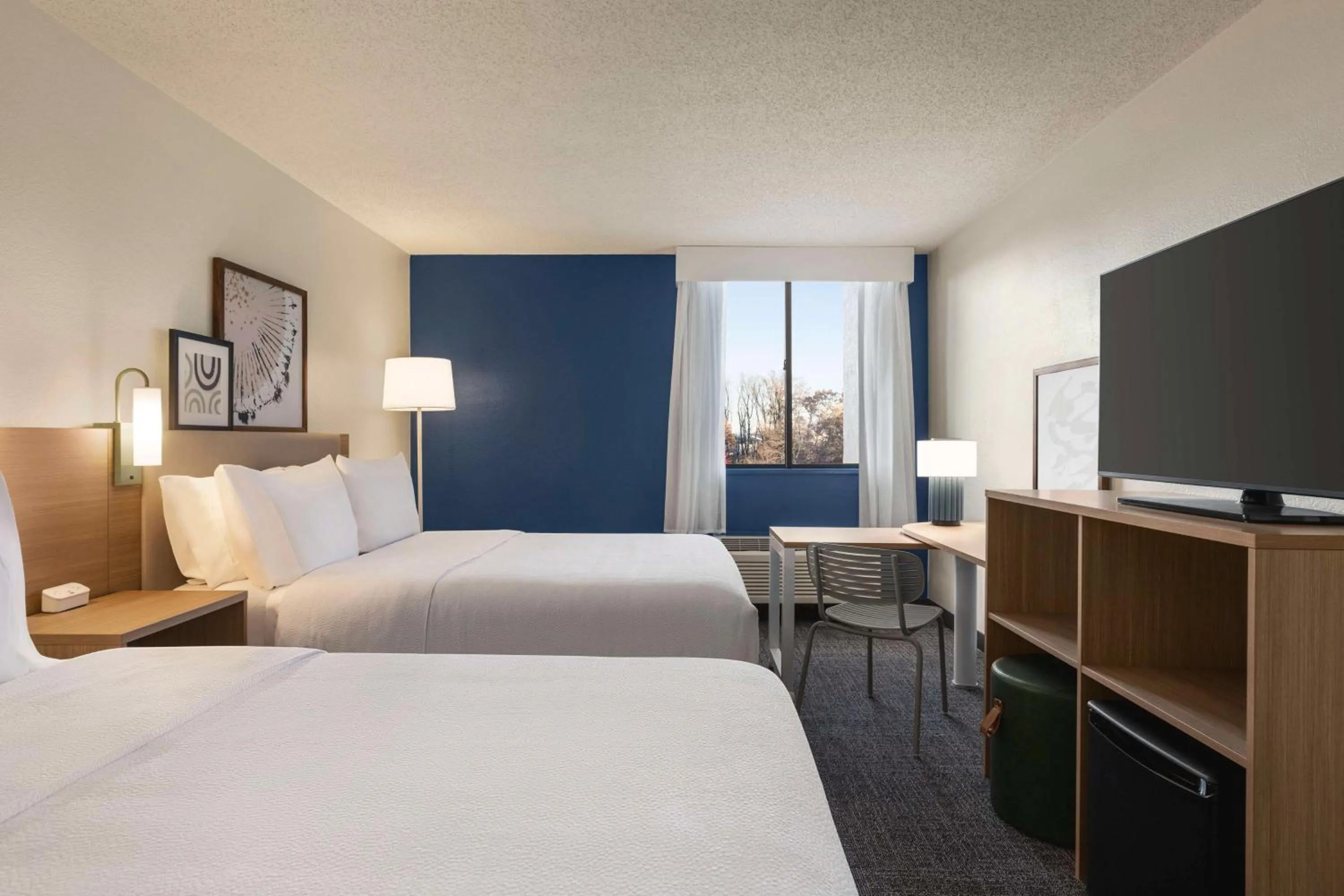 Bed in Spark By Hilton Germantown Washington Dc North