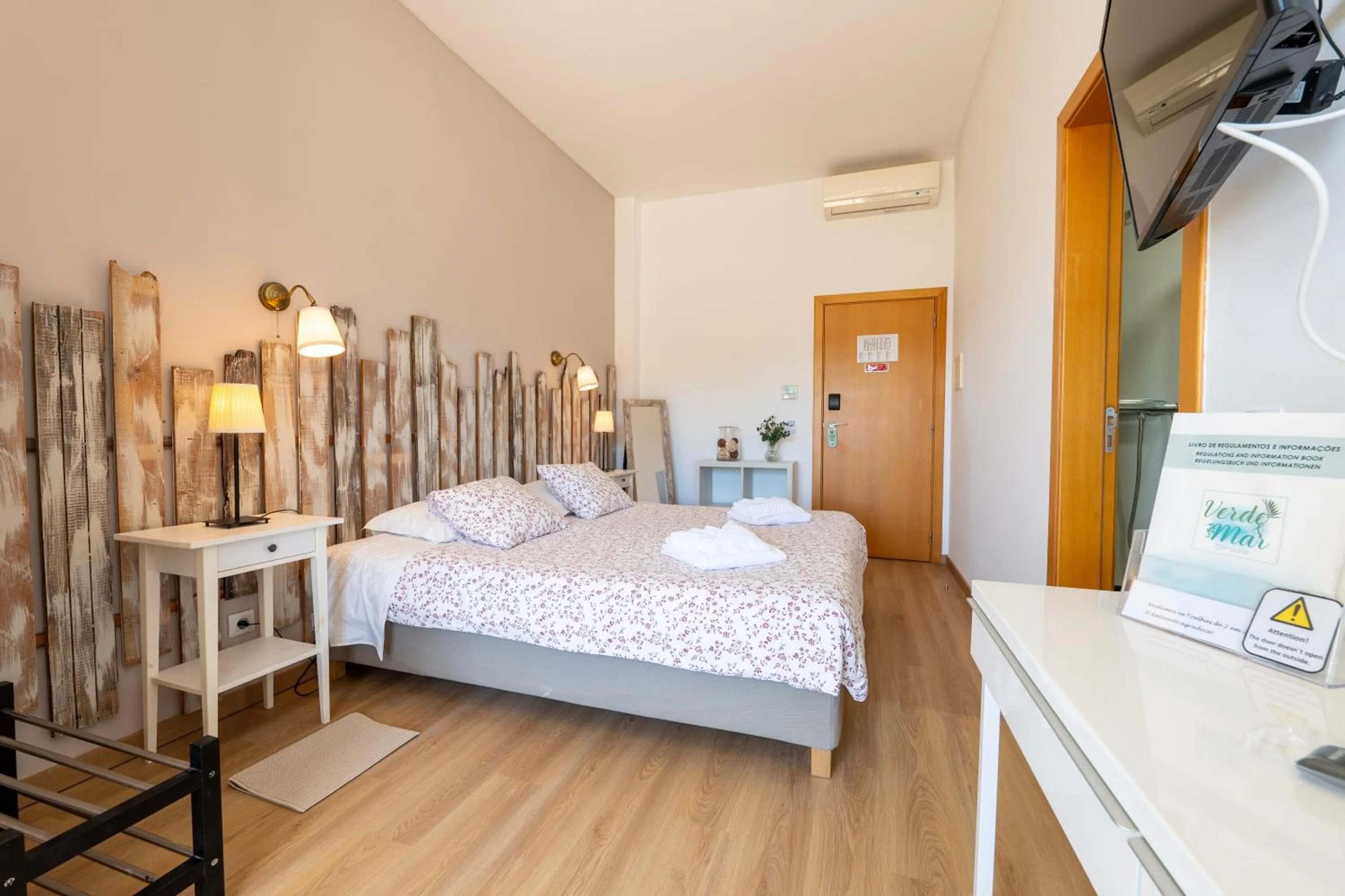 Bed in Alojamento Local Verde e Mar