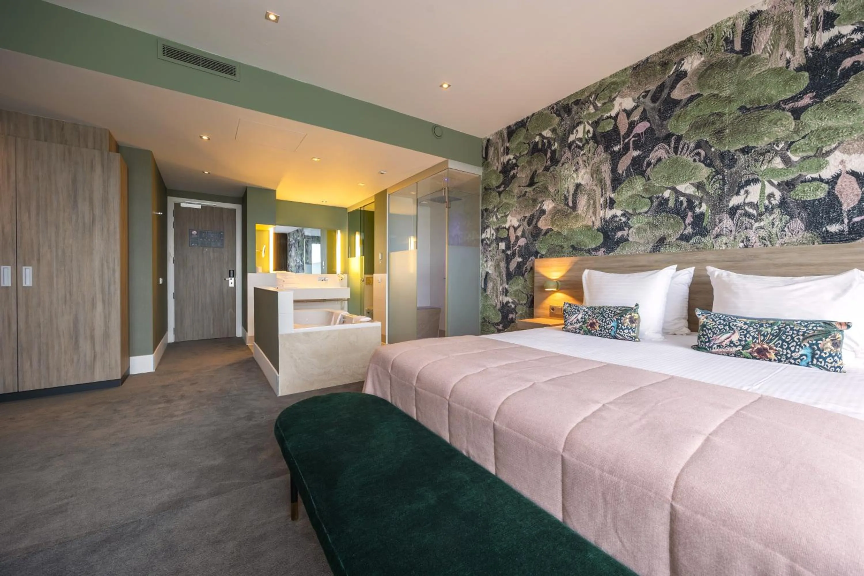 Photo of the whole room, Bed in Van der Valk Hotel Brussels Airport