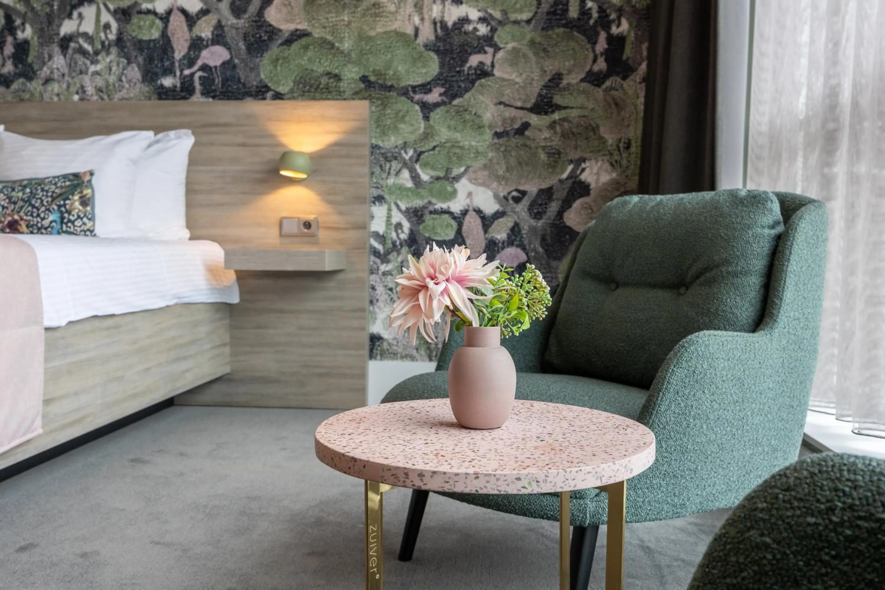 Seating area, Bed in Van der Valk Hotel Brussels Airport