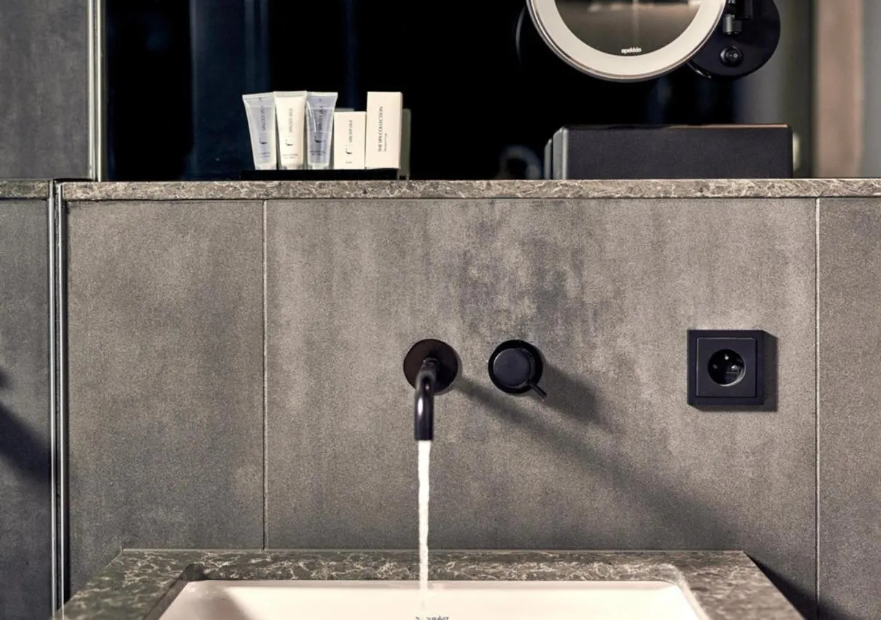 Bathroom in Van der Valk Hotel Brussels Airport