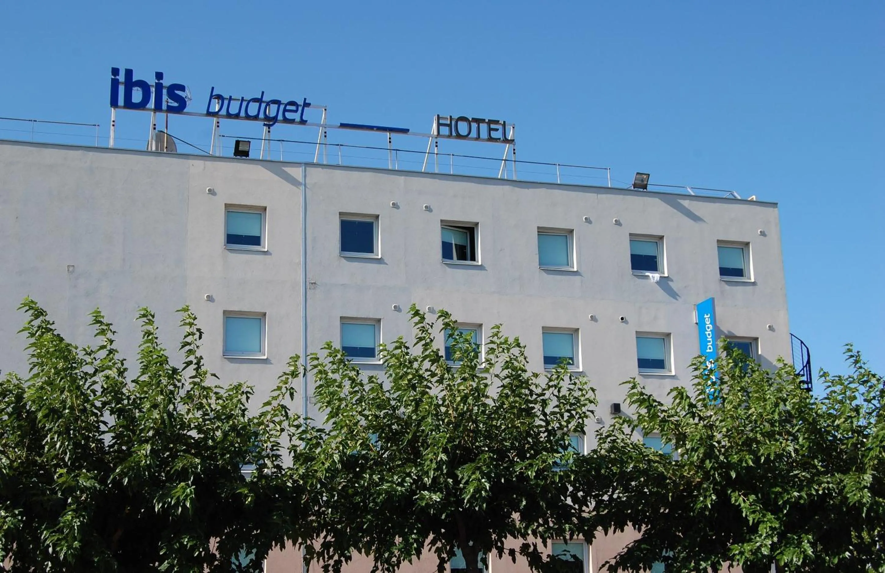 Property logo or sign in Ibis Budget Marseille Vitrolles