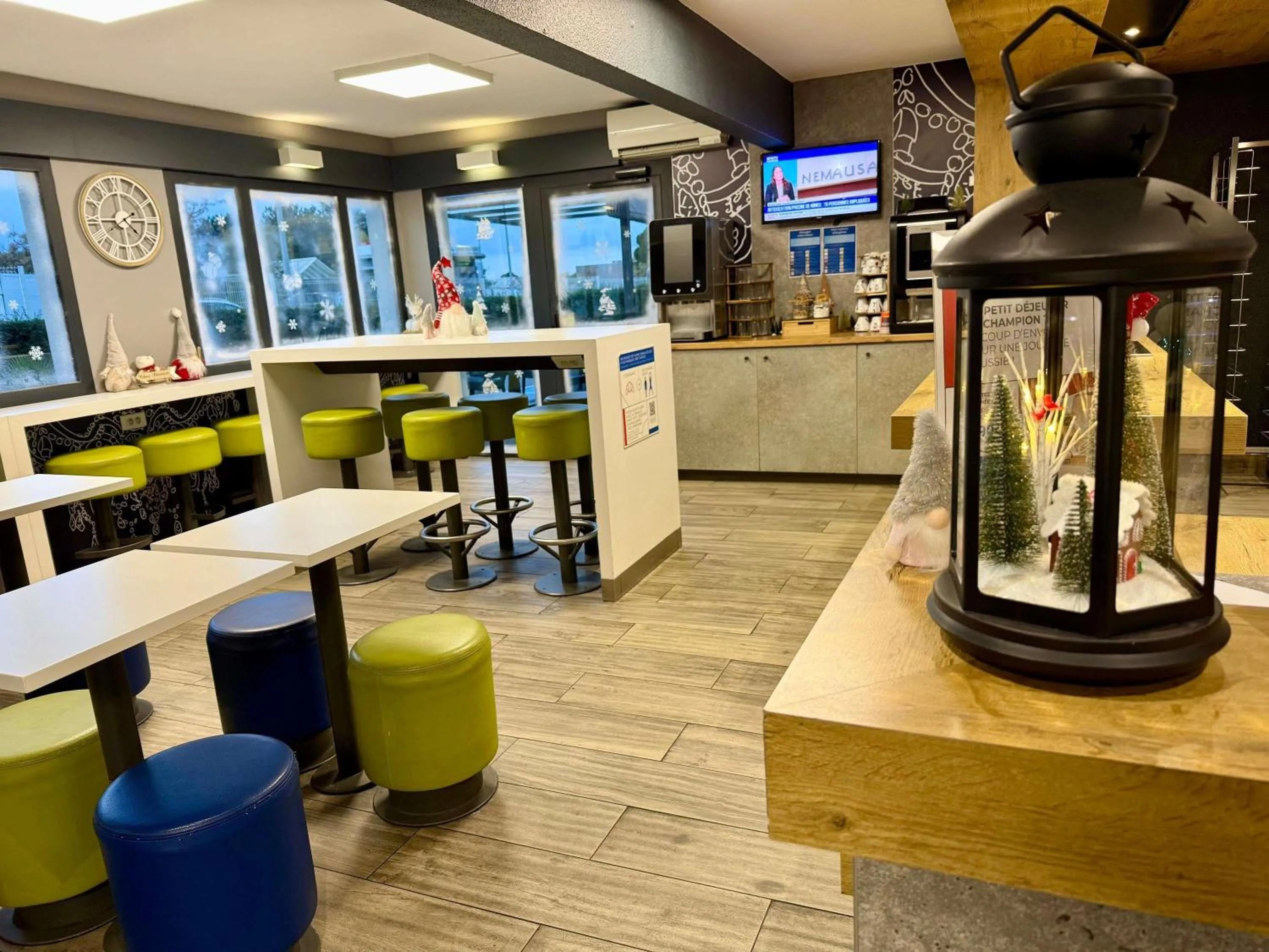 Property building in Ibis Budget Marseille Vitrolles