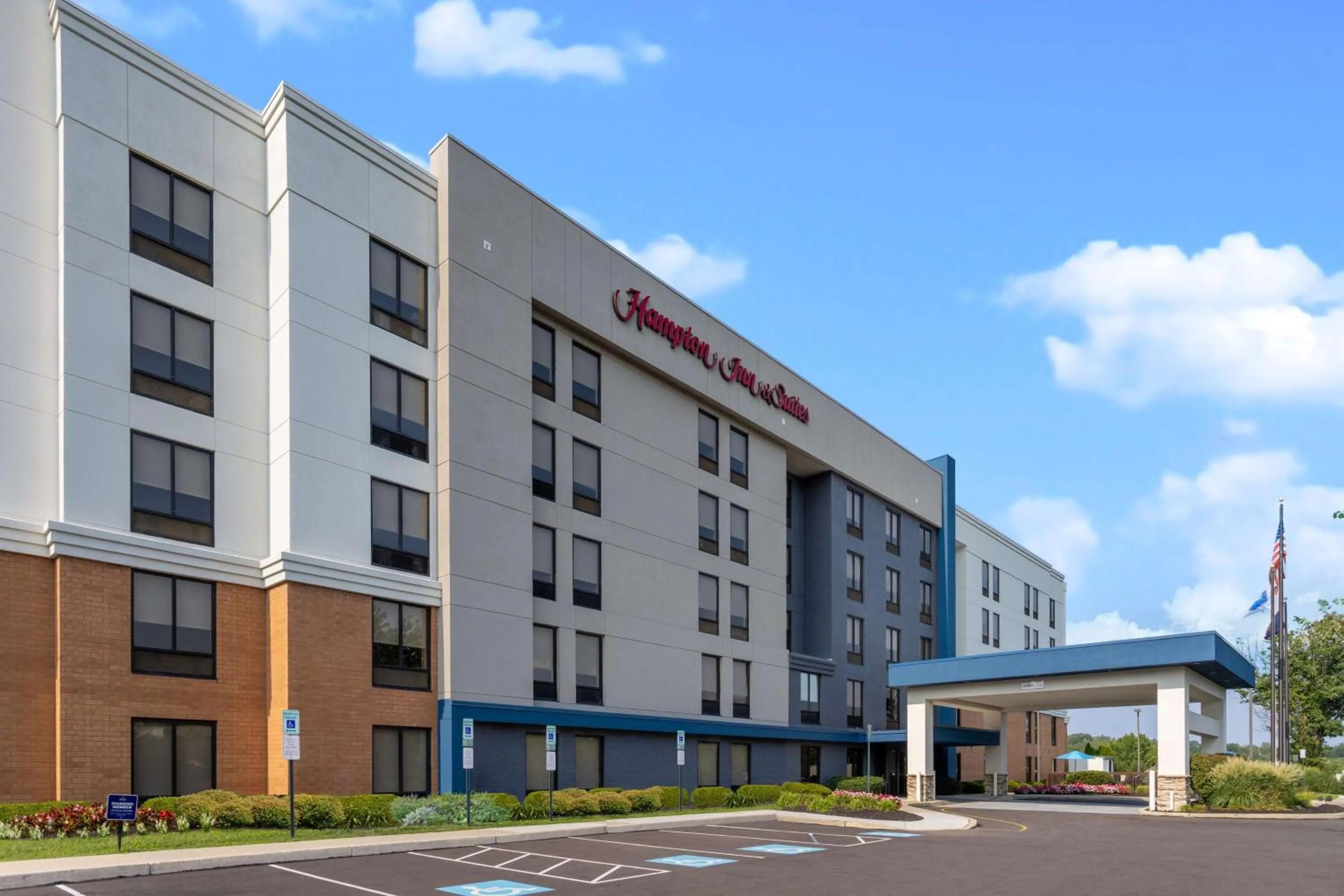 Property building in Hampton Inn & Suites Valley Forge/Oaks