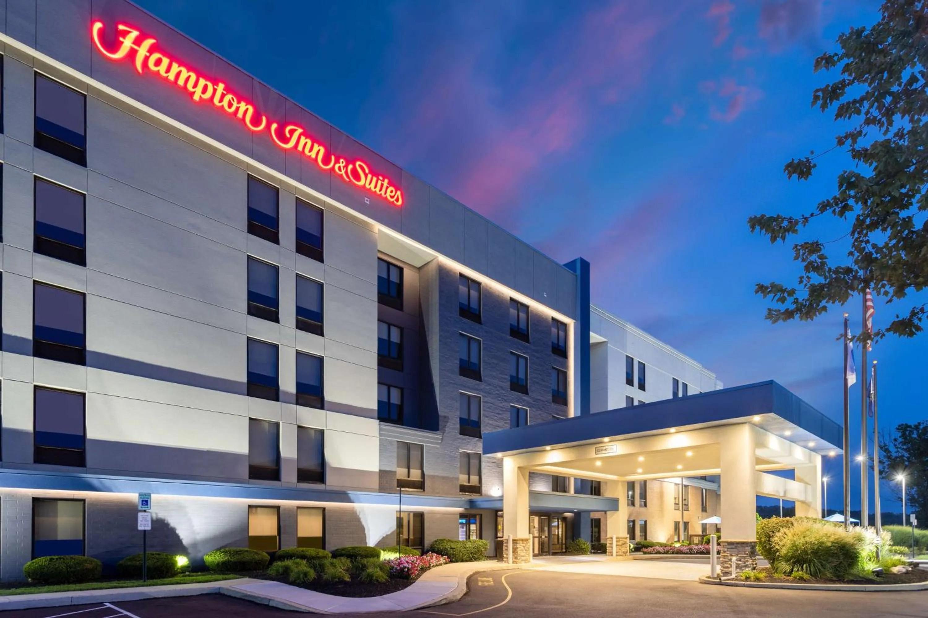 Property building in Hampton Inn & Suites Valley Forge/Oaks