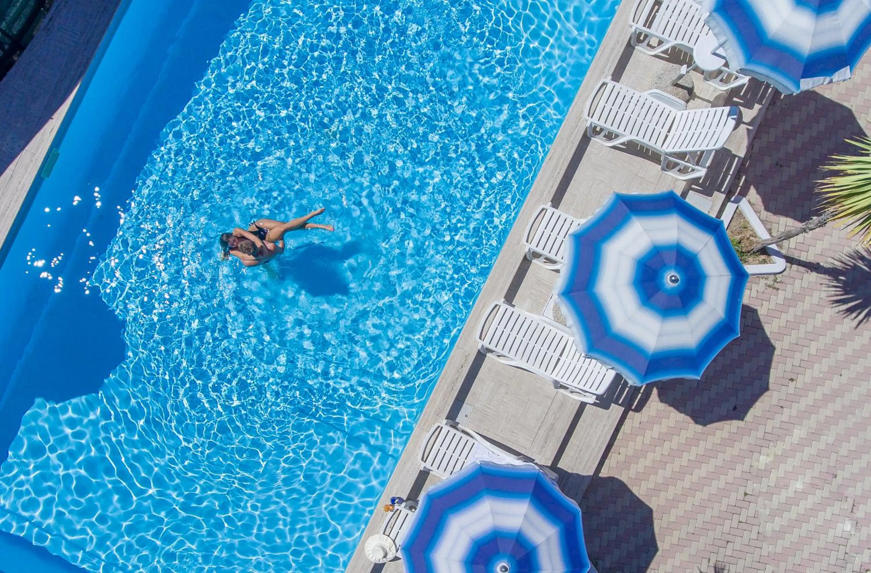 Swimming pool in Onda Hotel
