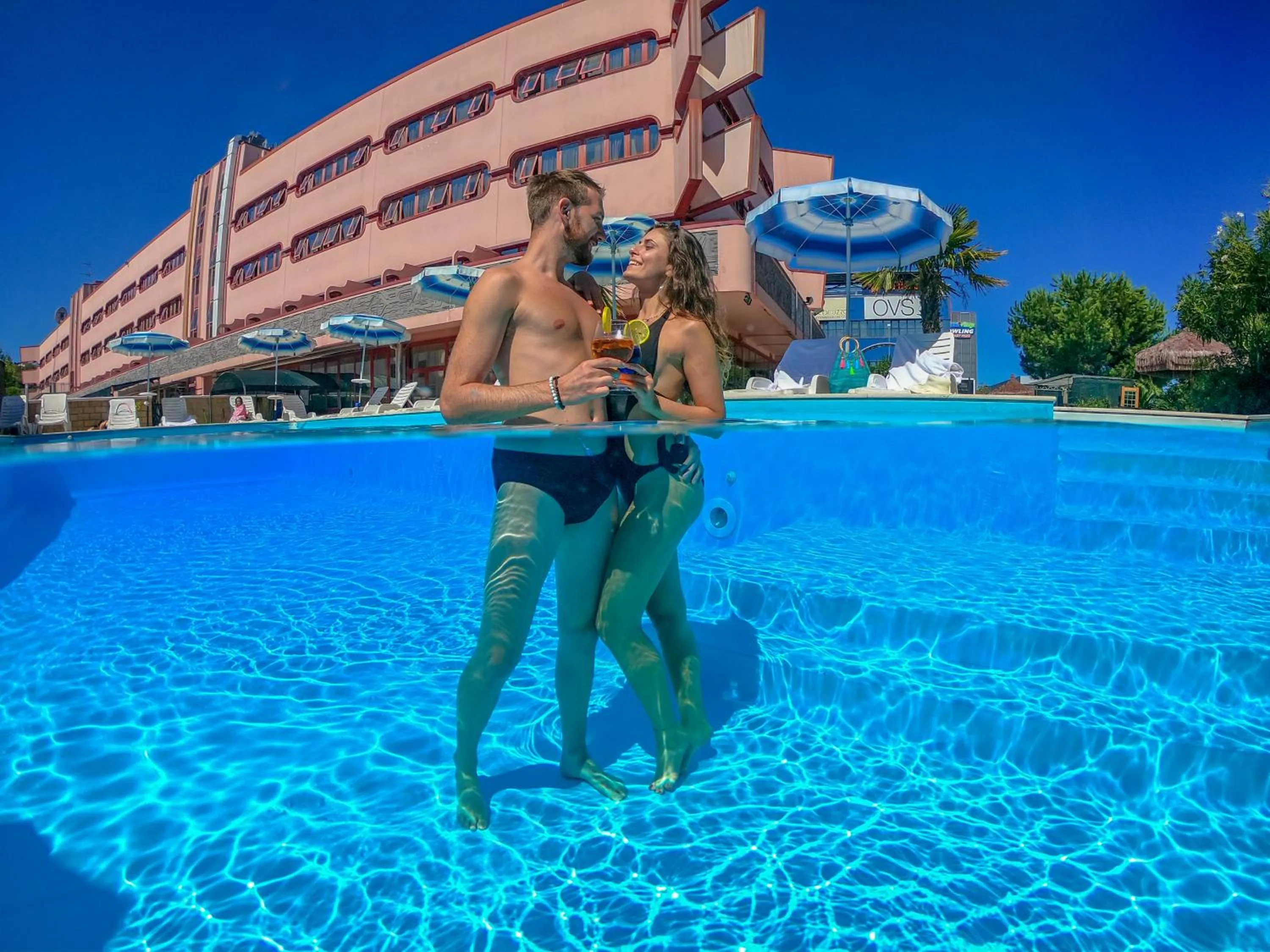 Swimming pool in Onda Hotel