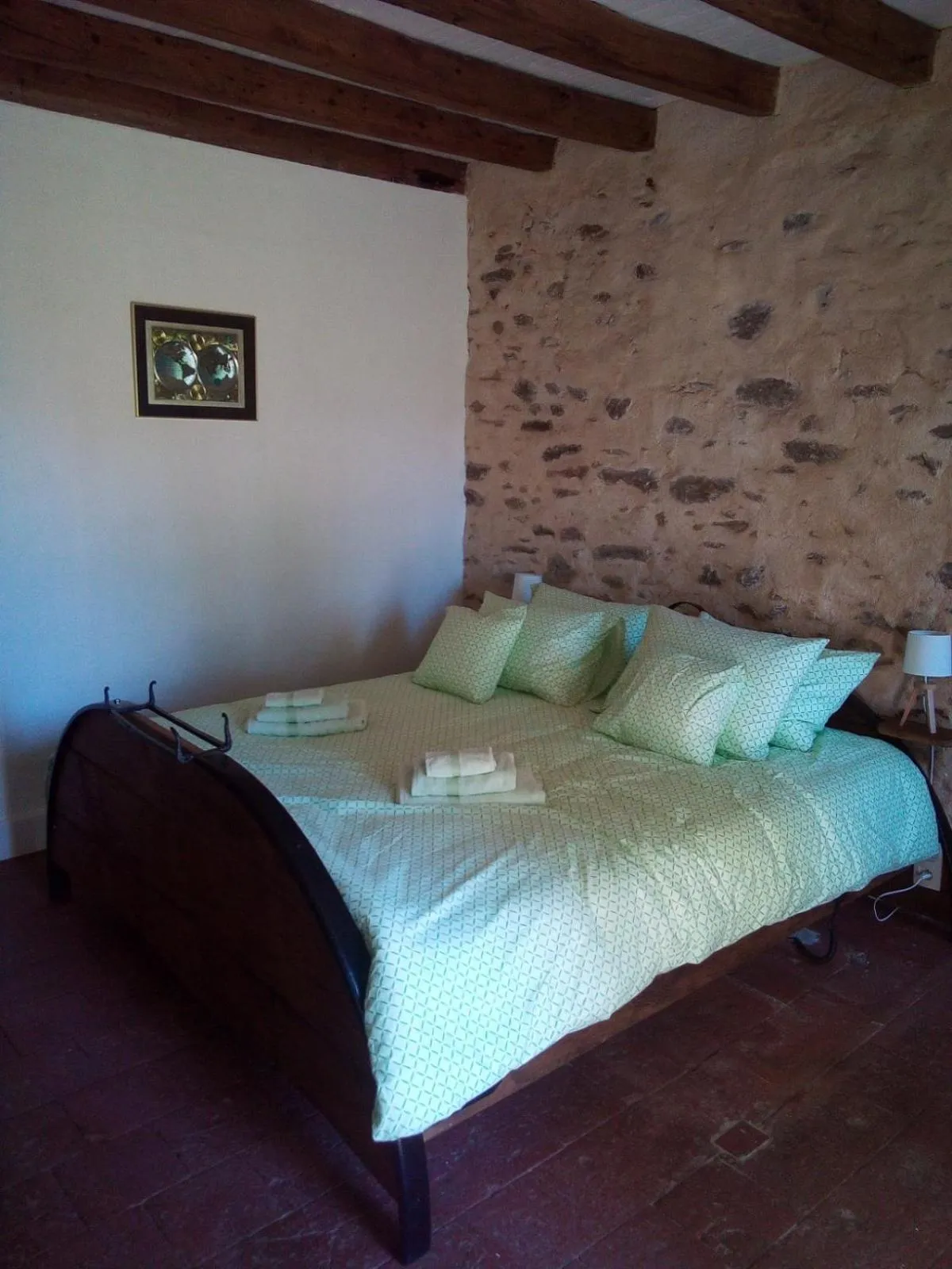 Bed in La Cour d'Enchère