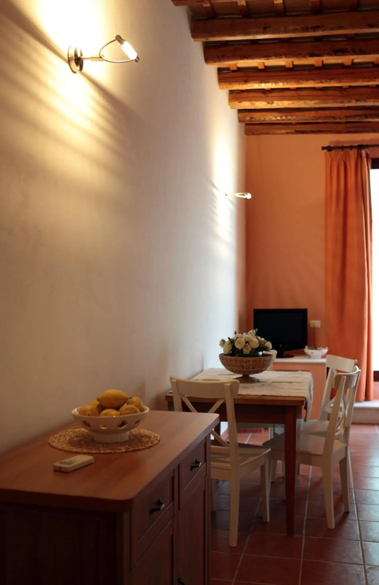 Dining area in Palazzo Ossuna