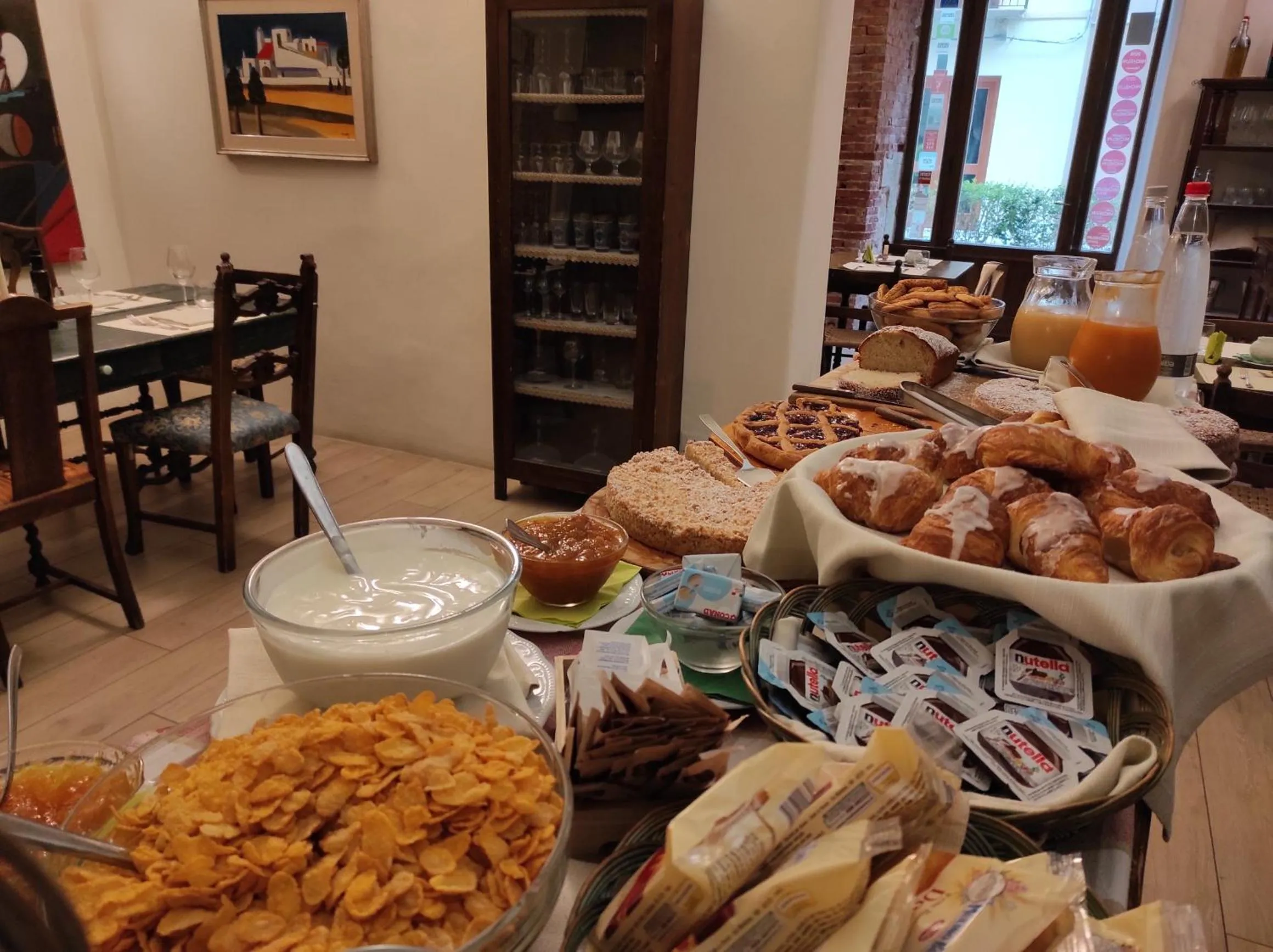 Buffet breakfast in Palazzo Ossuna