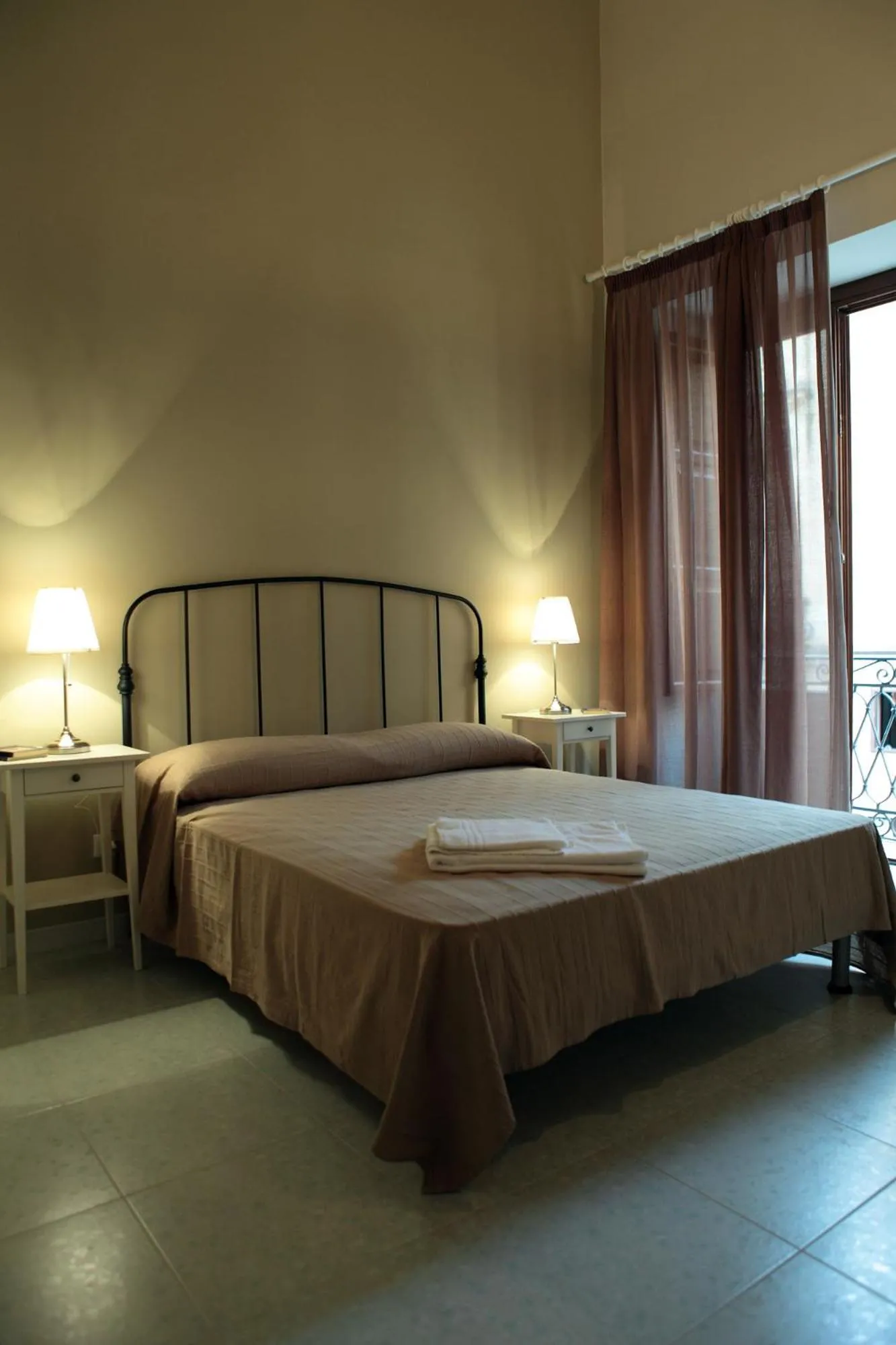 Bedroom in Palazzo Ossuna