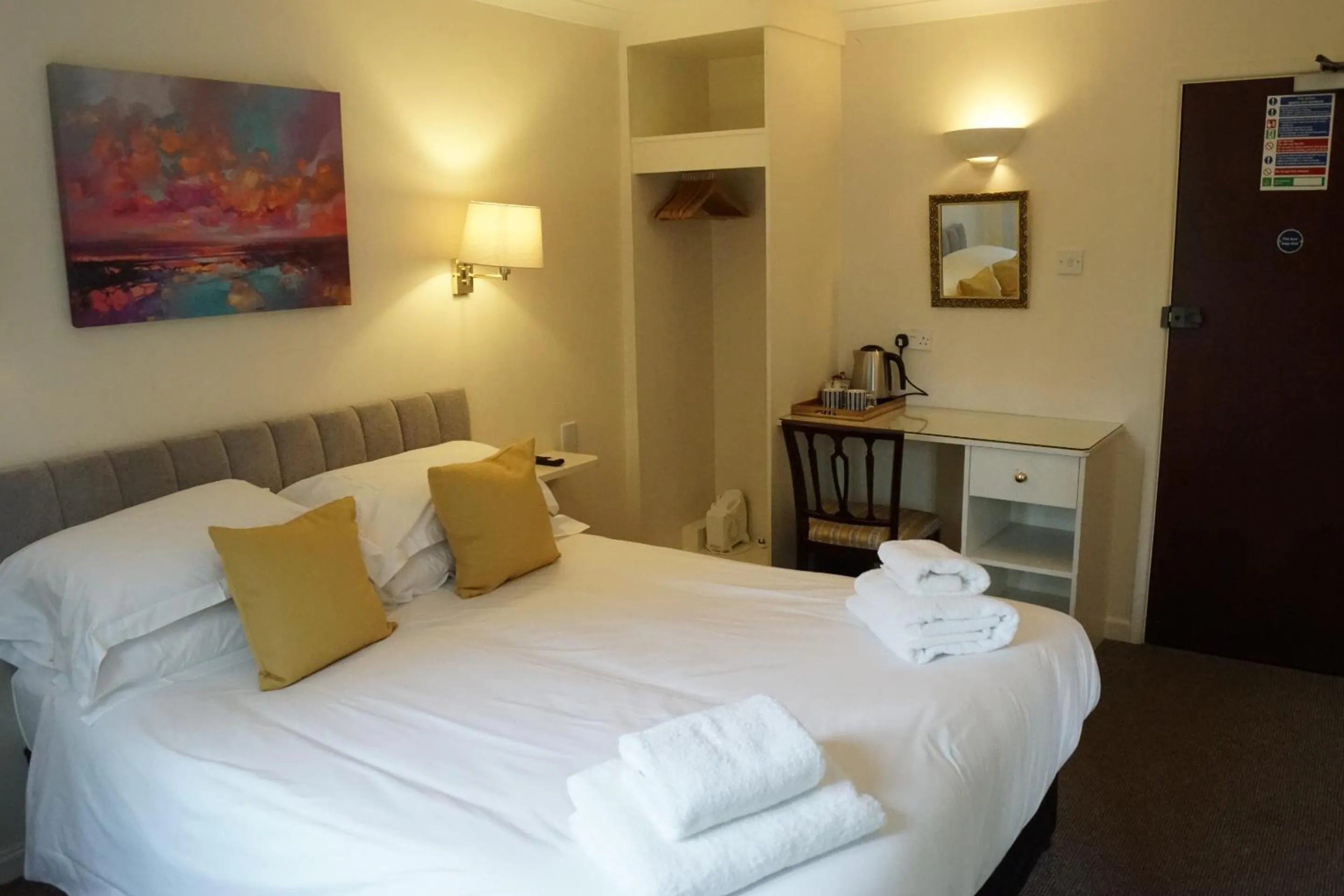 Bedroom, Bed in The Barford Inn