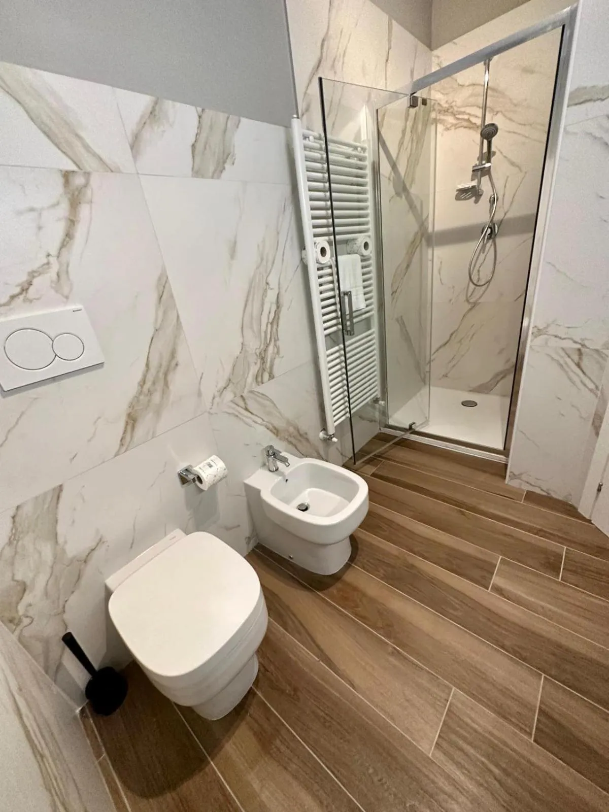 Shower in HH Hermoso Housing ALESSANDRIA