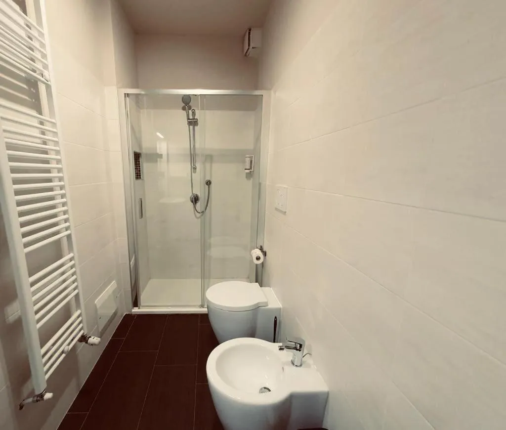 Shower in HH Hermoso Housing ALESSANDRIA