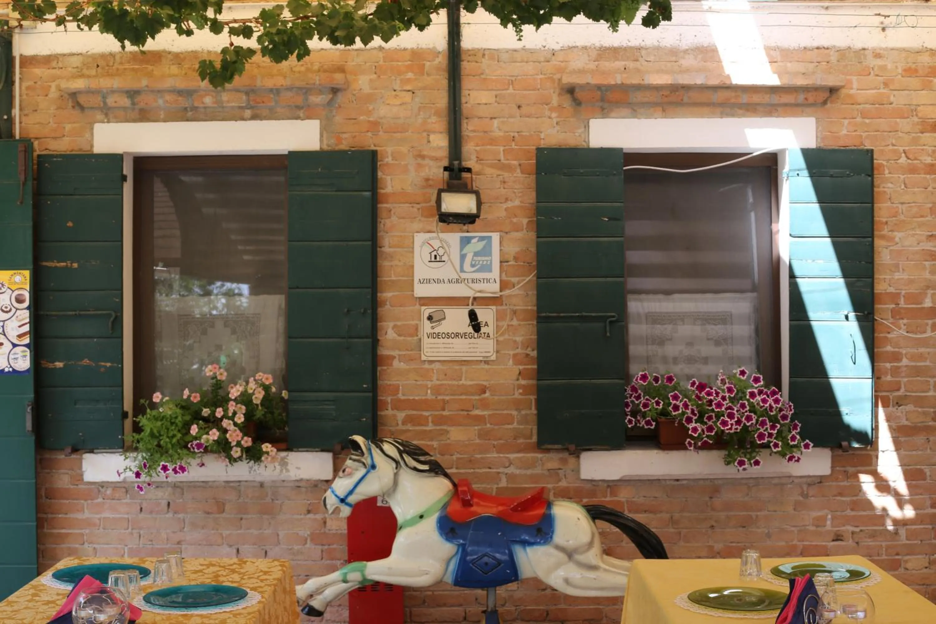 Decorative detail in Locanda Antico Fighèr