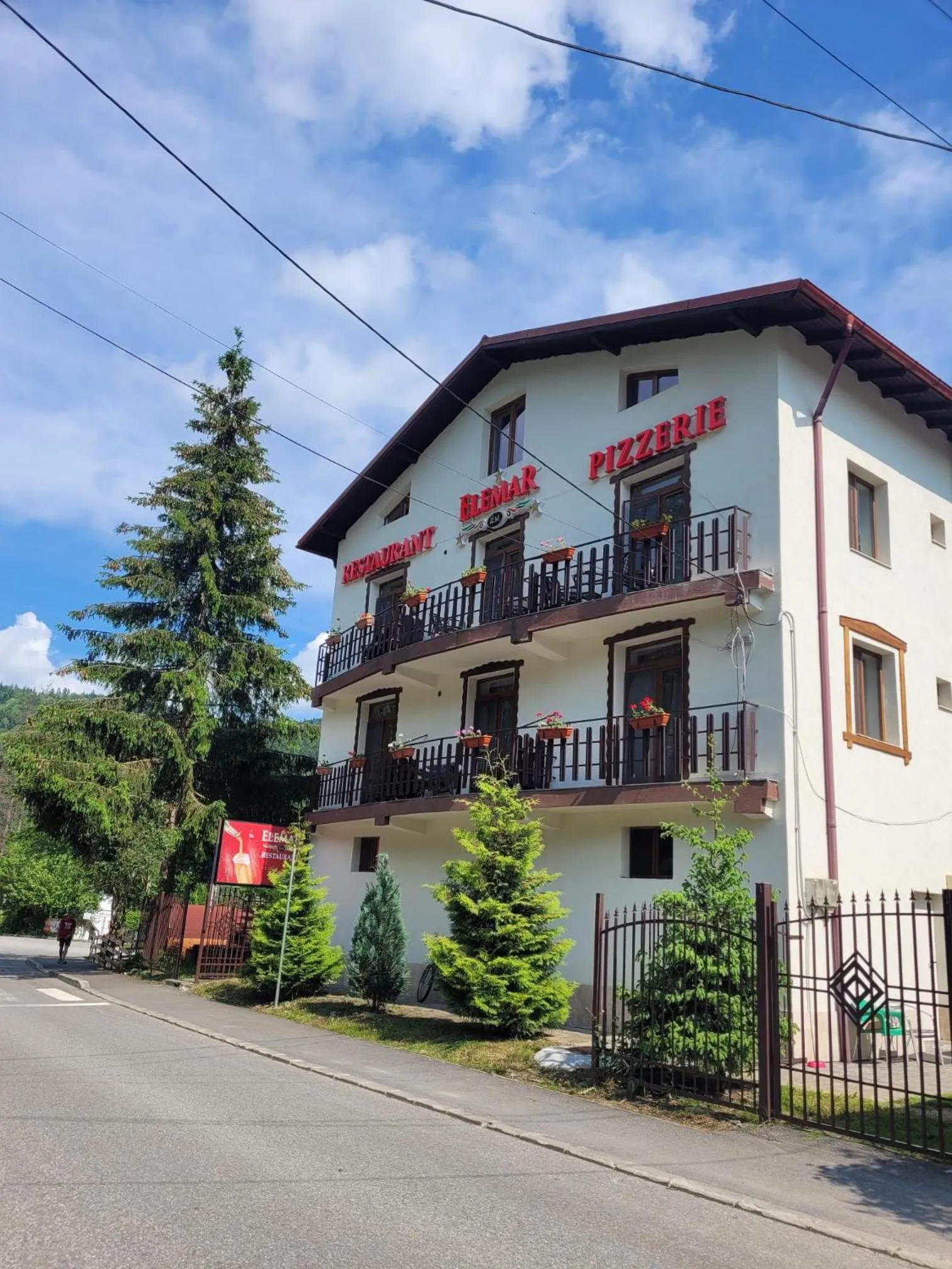 Property building in Pensiunea ELEMAR