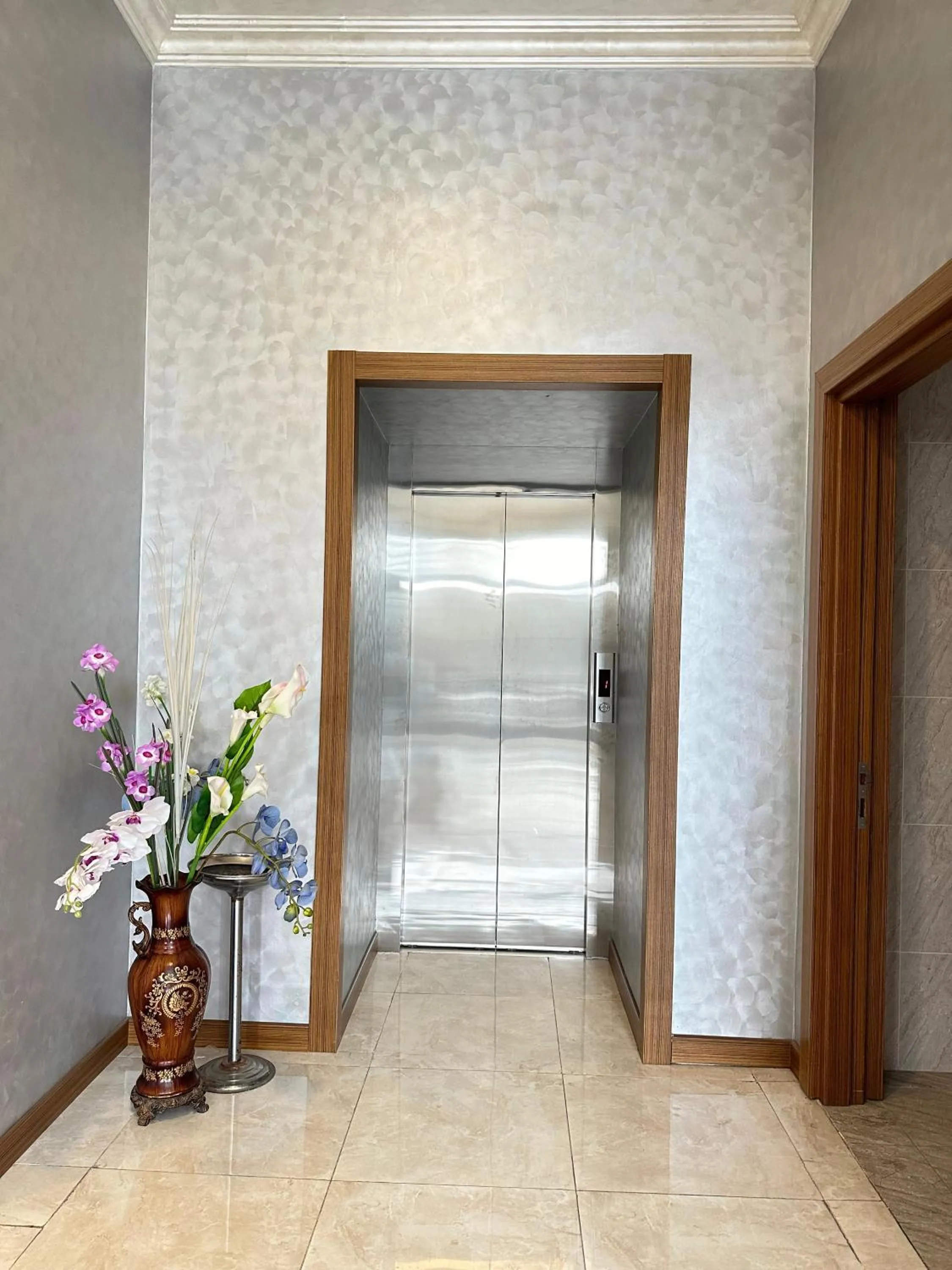 elevator in Turkiye Hotel - Free Massage