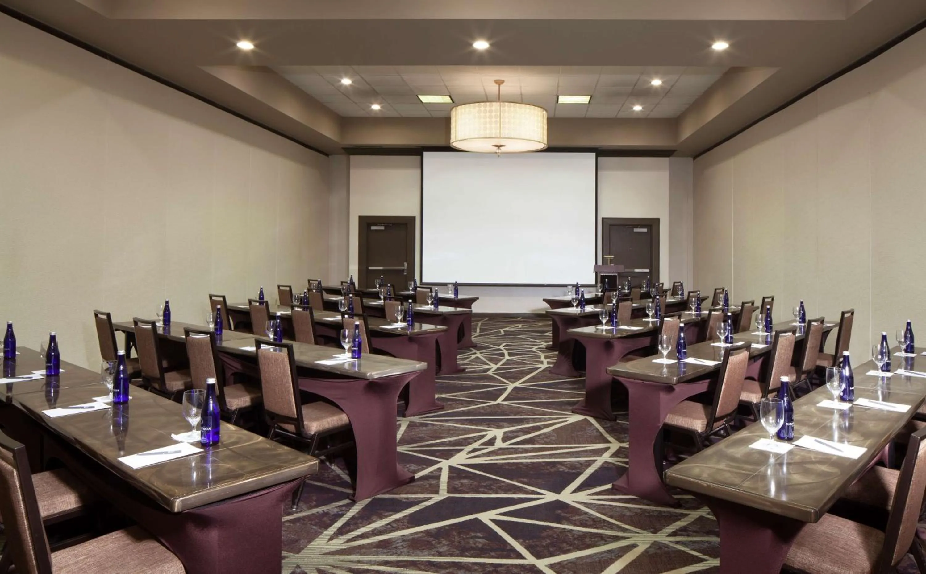Meeting/conference room in Embassy Suites by Hilton Philadelphia Airport