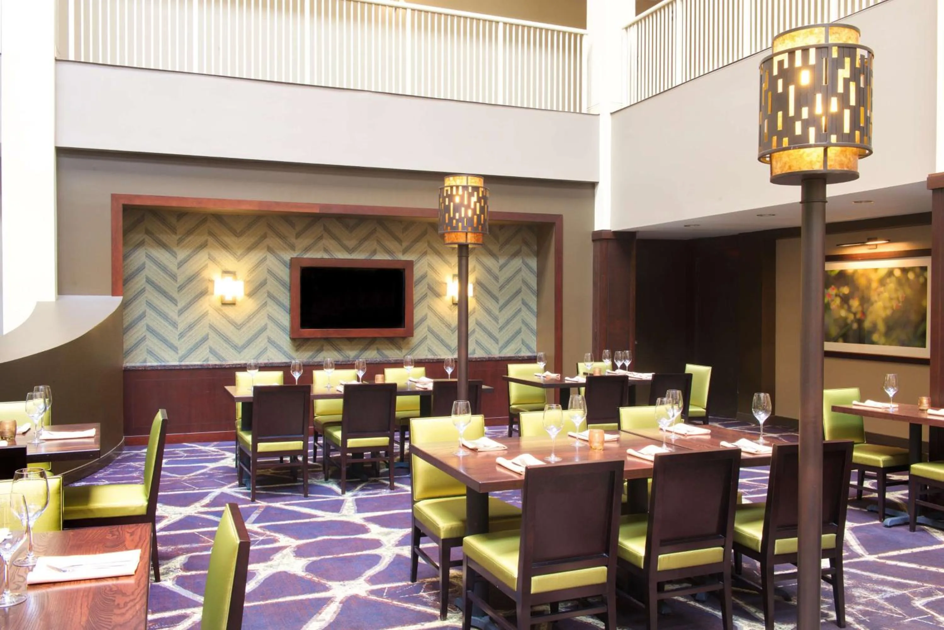 Restaurant/places to eat in Embassy Suites by Hilton Philadelphia Airport