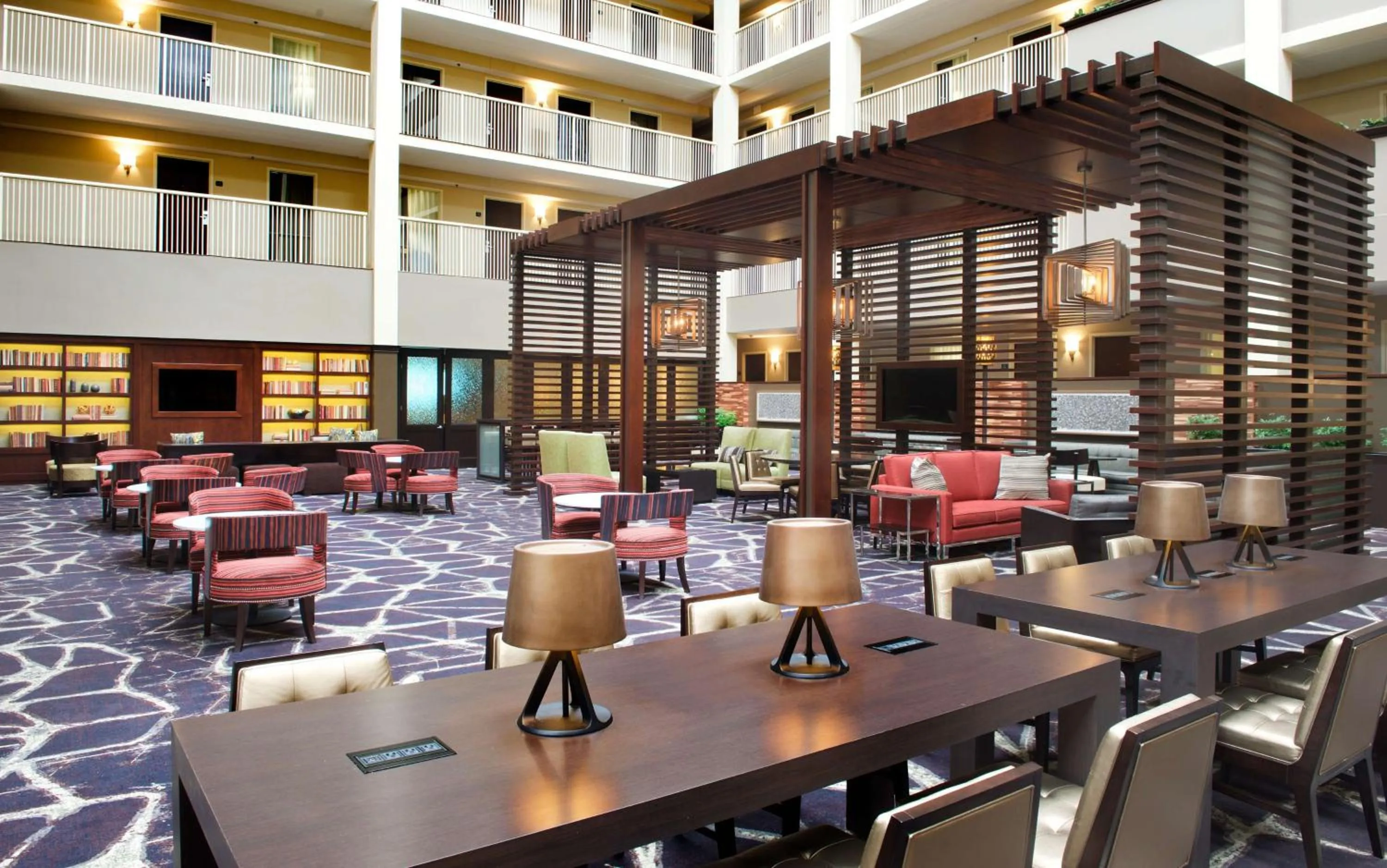 Lobby or reception in Embassy Suites by Hilton Philadelphia Airport
