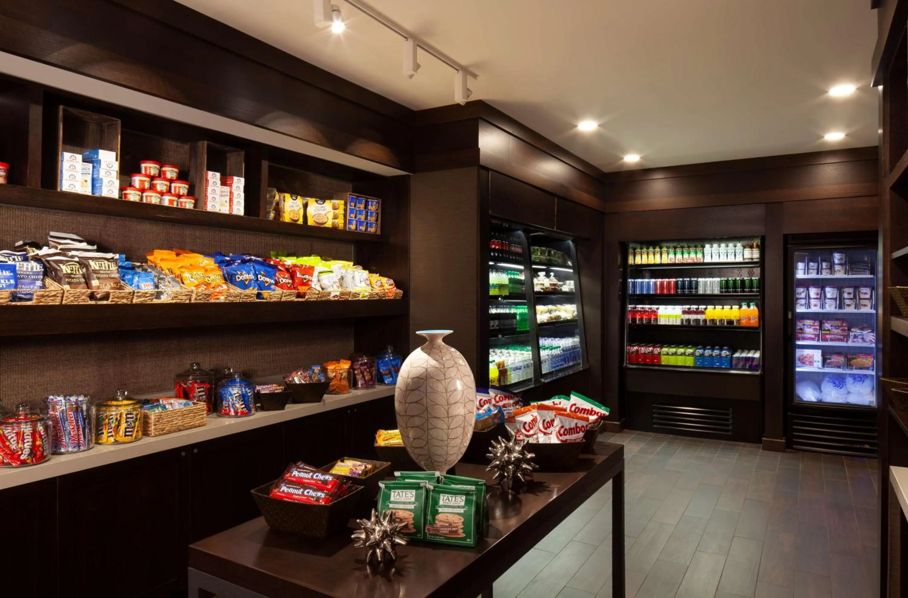 Restaurant/places to eat in Embassy Suites by Hilton Philadelphia Airport