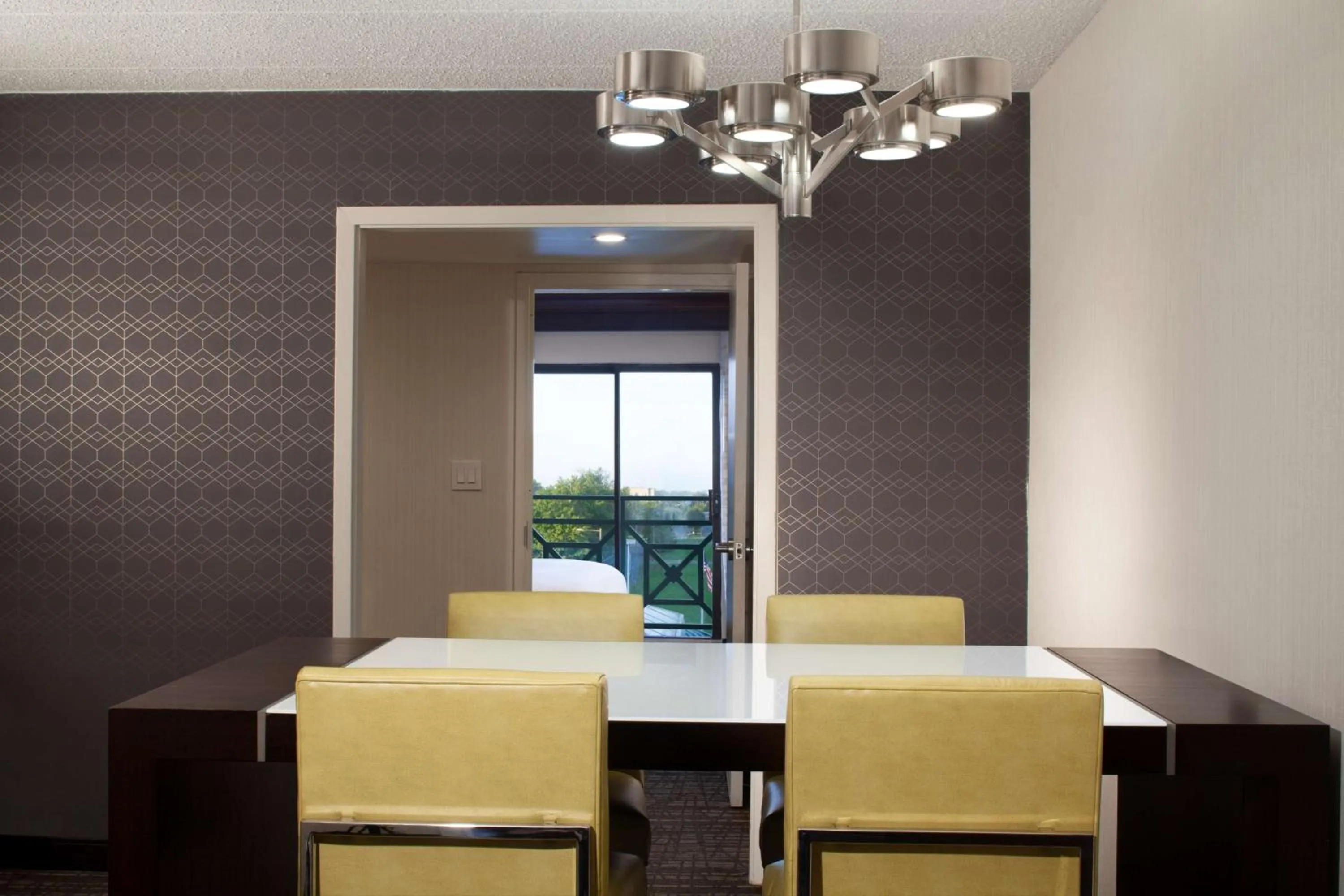 Photo of the whole room in Embassy Suites by Hilton Philadelphia Airport