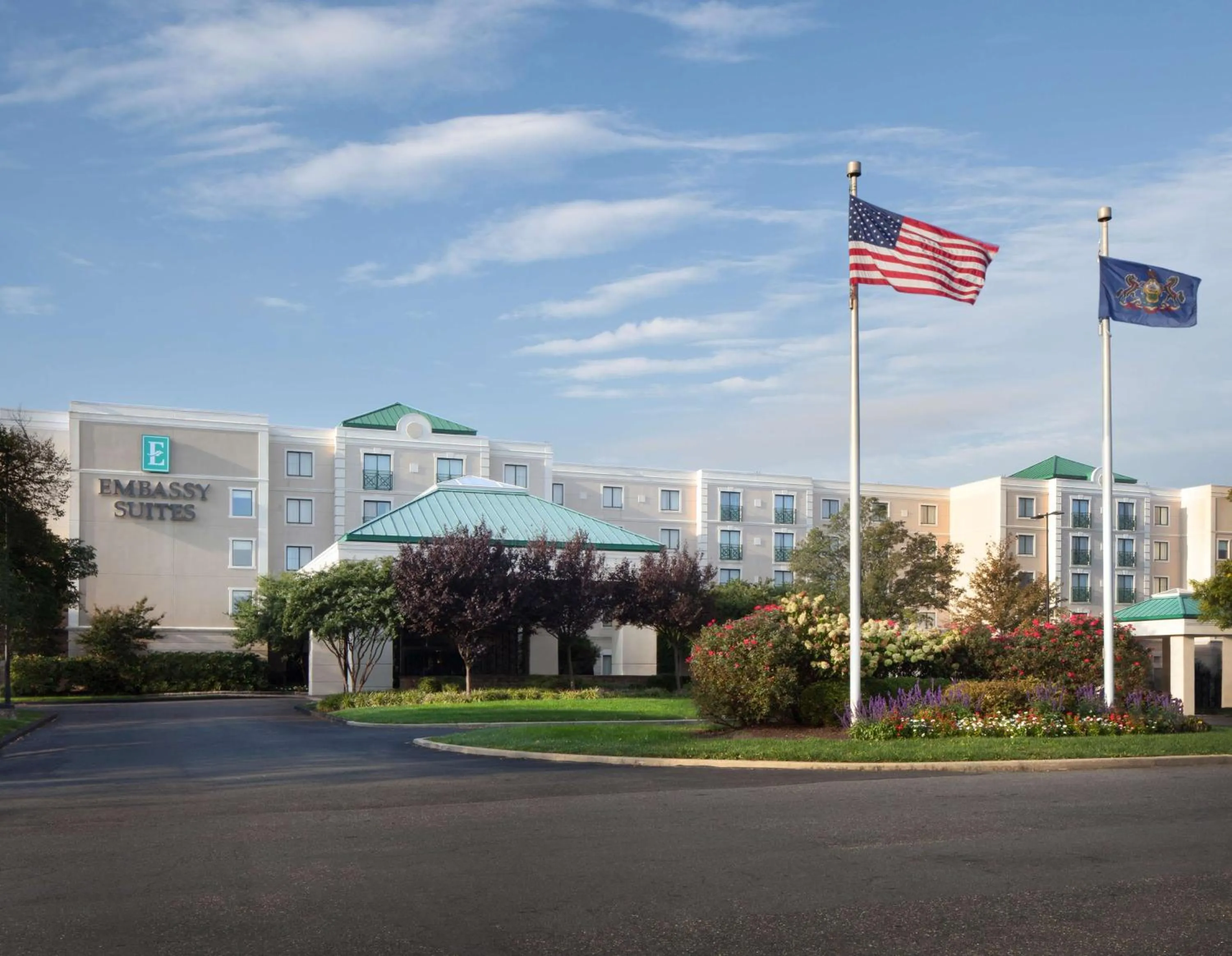 Property building in Embassy Suites by Hilton Philadelphia Airport