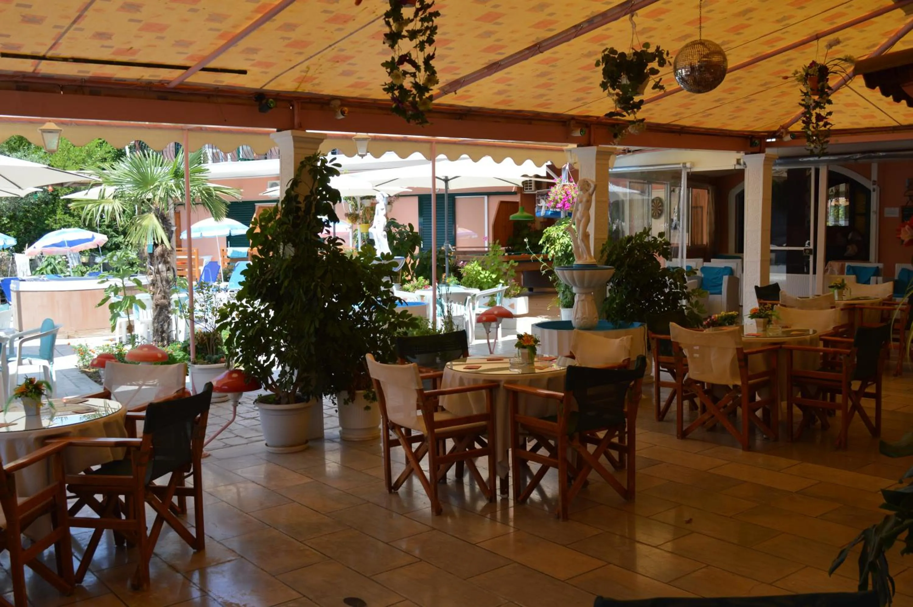 Restaurant/places to eat in Billy's Rooms