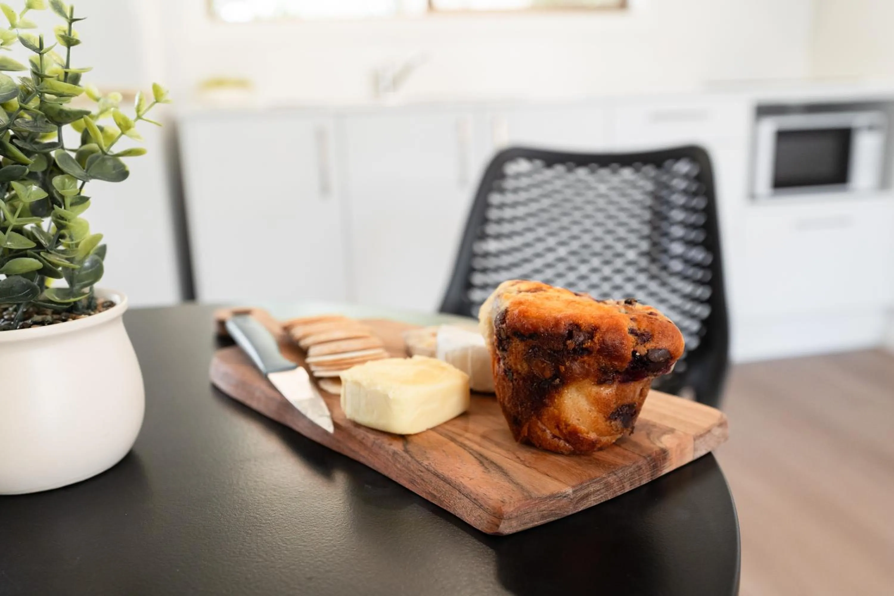 Dining area in Highway 1 Holiday & Lifestyle Park