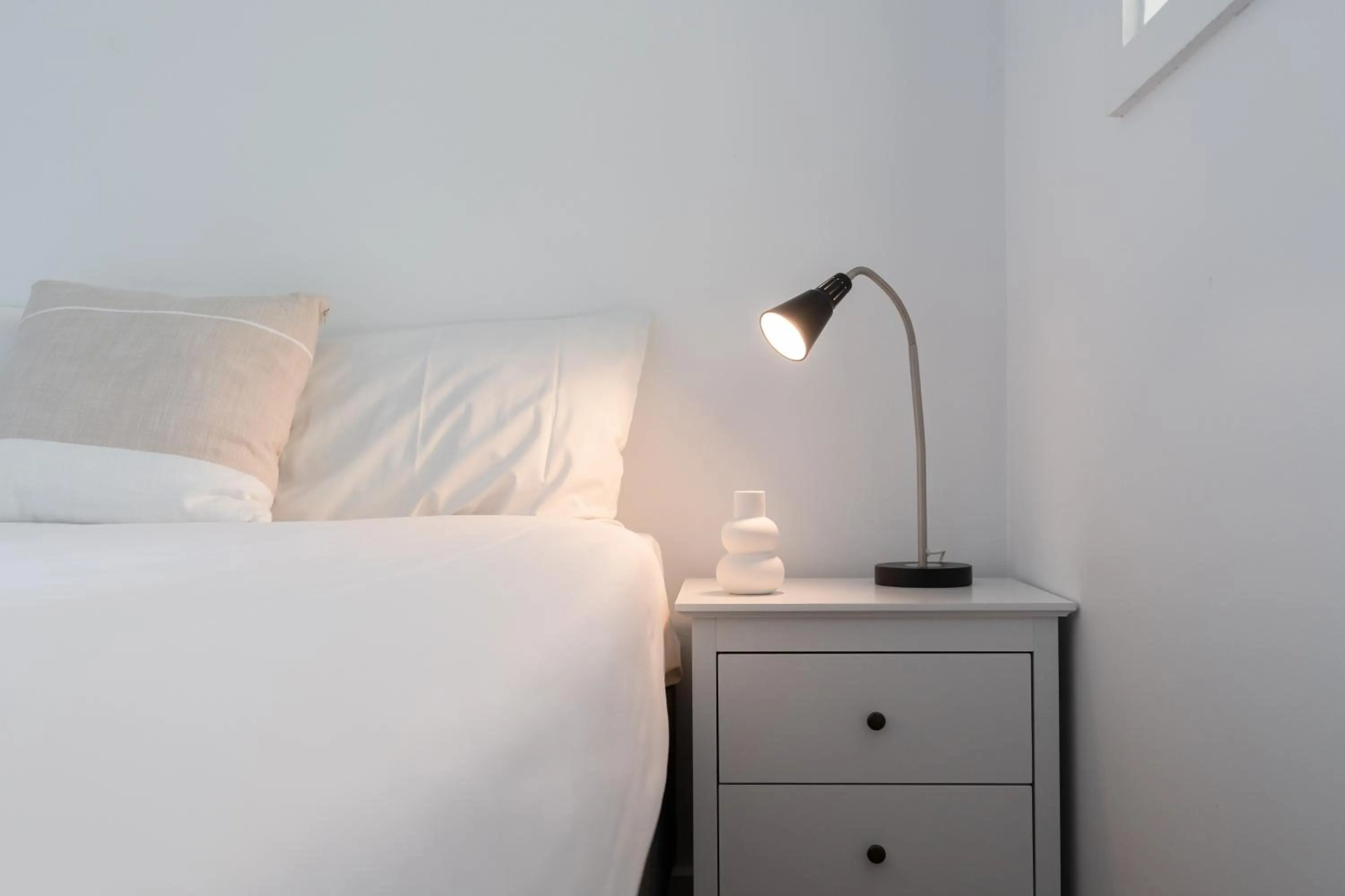 Bedroom, Bed in Highway 1 Holiday & Lifestyle Park