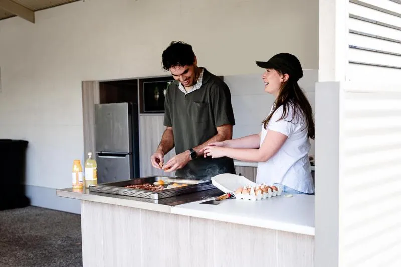 BBQ facilities in Highway 1 Holiday & Lifestyle Park