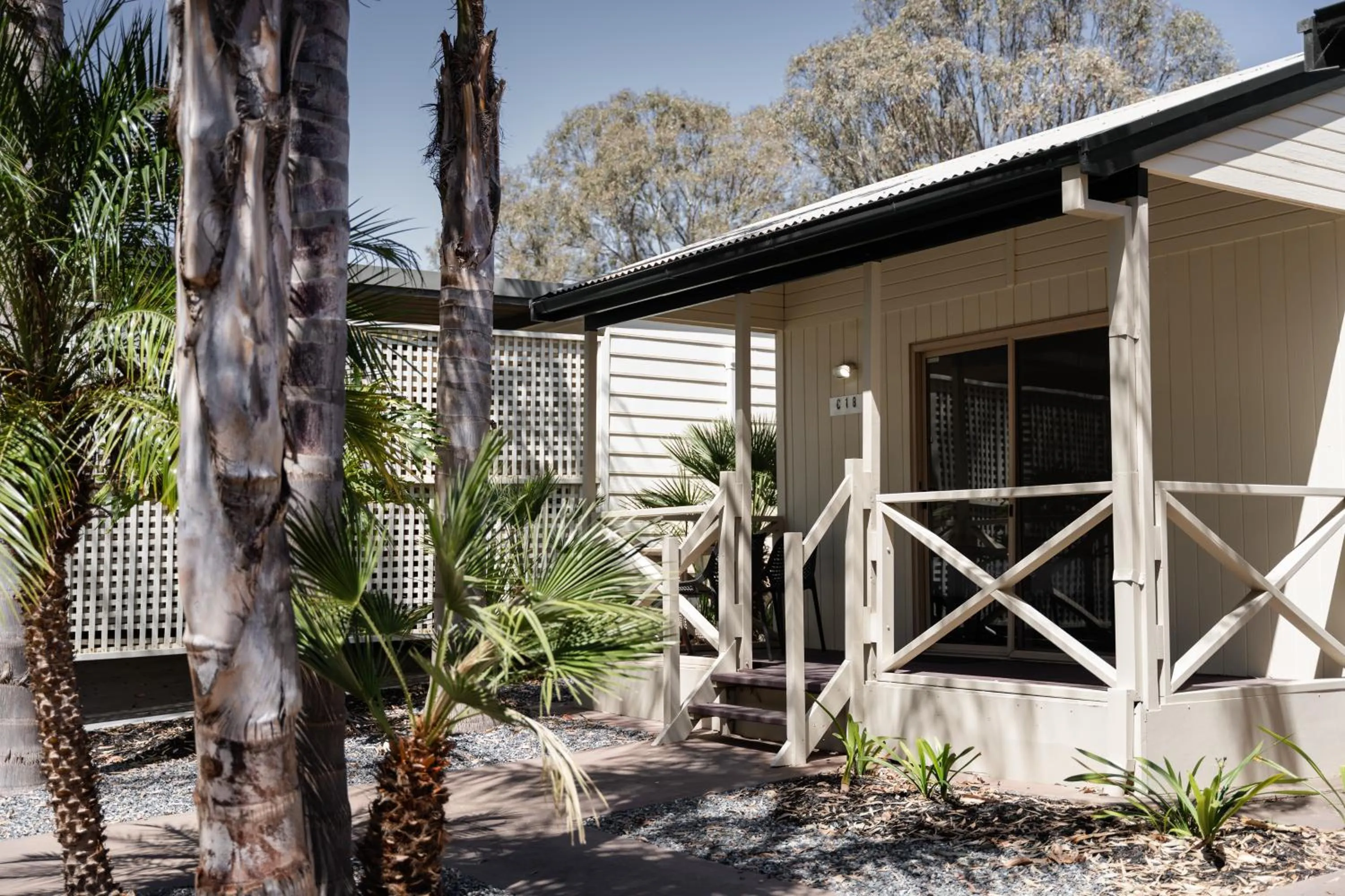 Facade/entrance in Highway 1 Holiday & Lifestyle Park