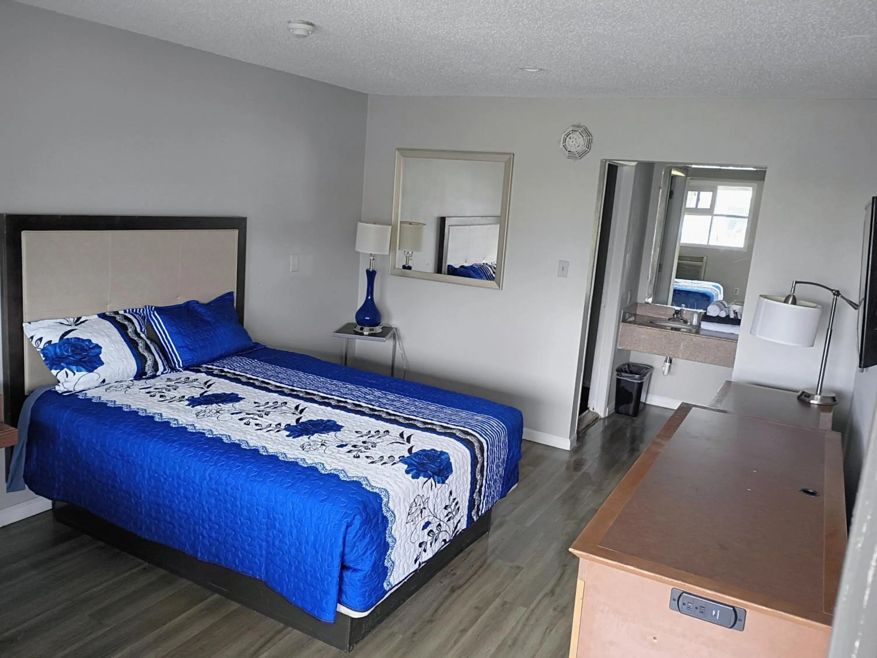 Bed in Bel Air Motor Lodge