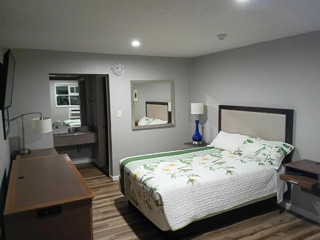 Bed in Bel Air Motor Lodge