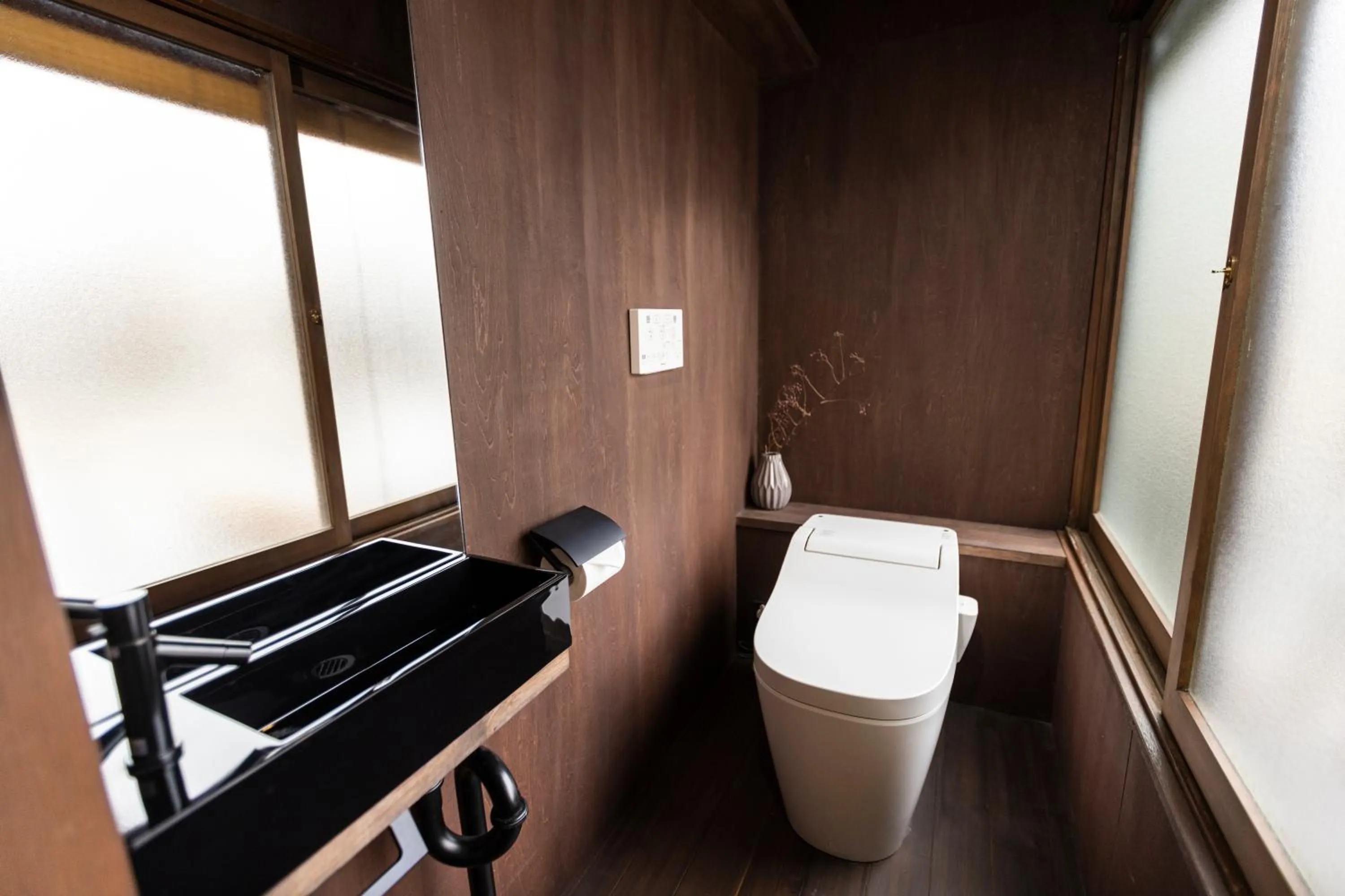 Toilet in Rinn Premium Nijo Castle North