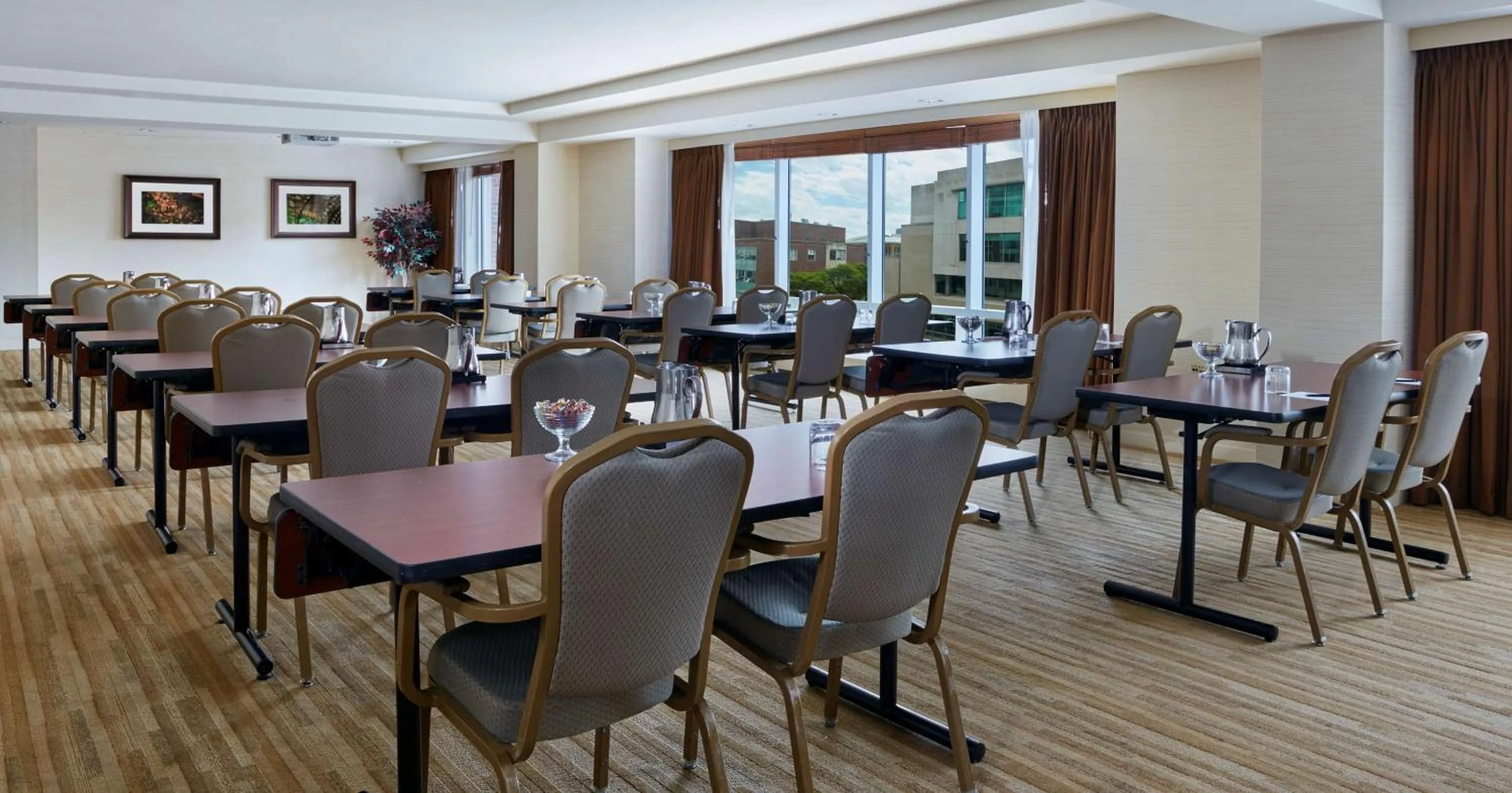 Meeting/conference room in The Inn at Penn, A Hilton Hotel