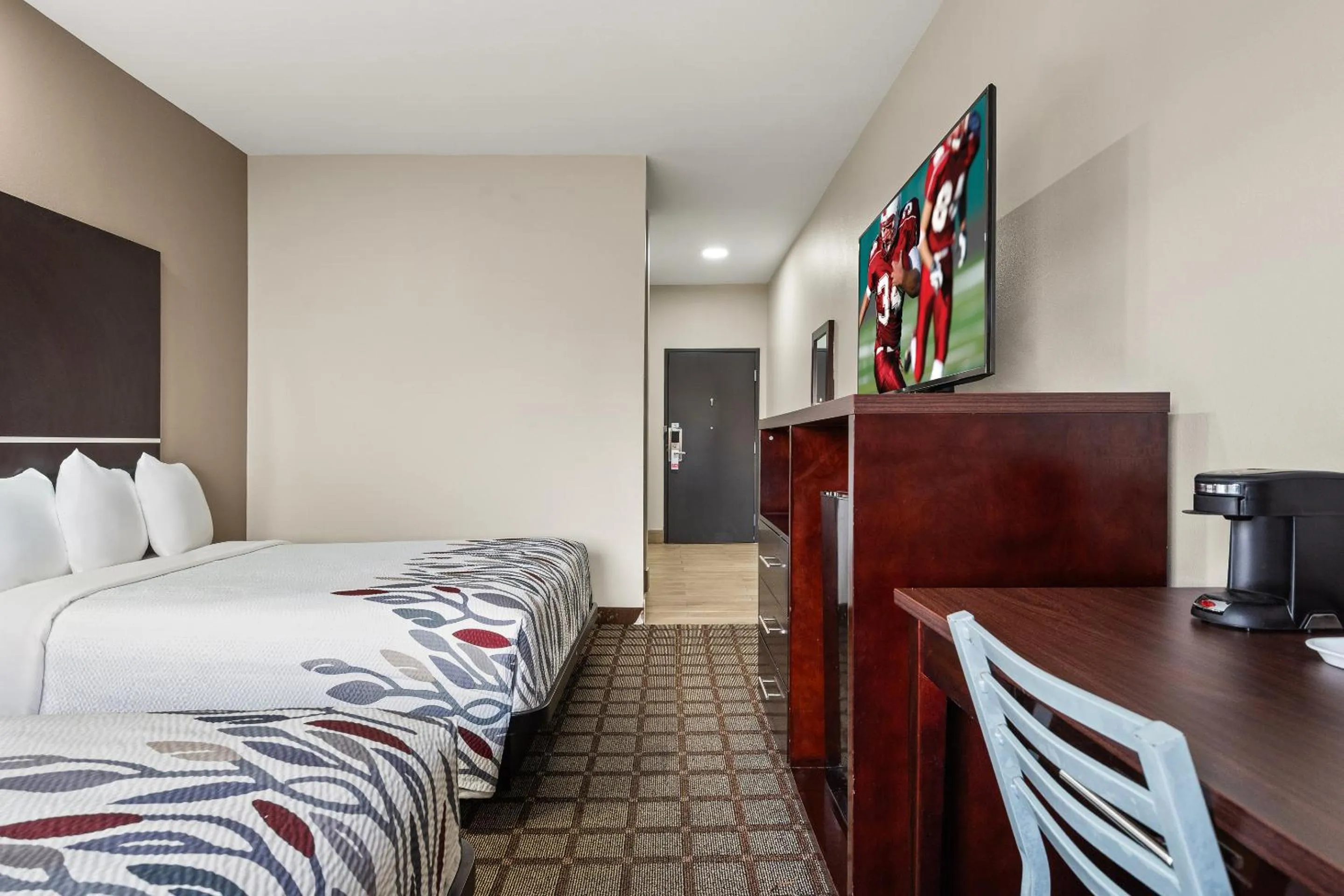 Bedroom, Bed in Red Roof Inn Baton Rouge