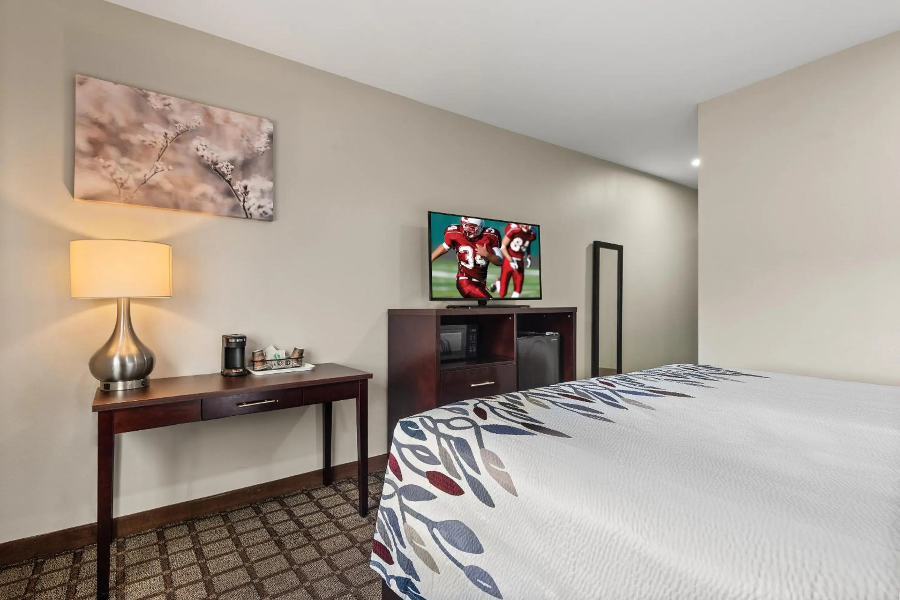 Bedroom, Bed in Red Roof Inn Baton Rouge