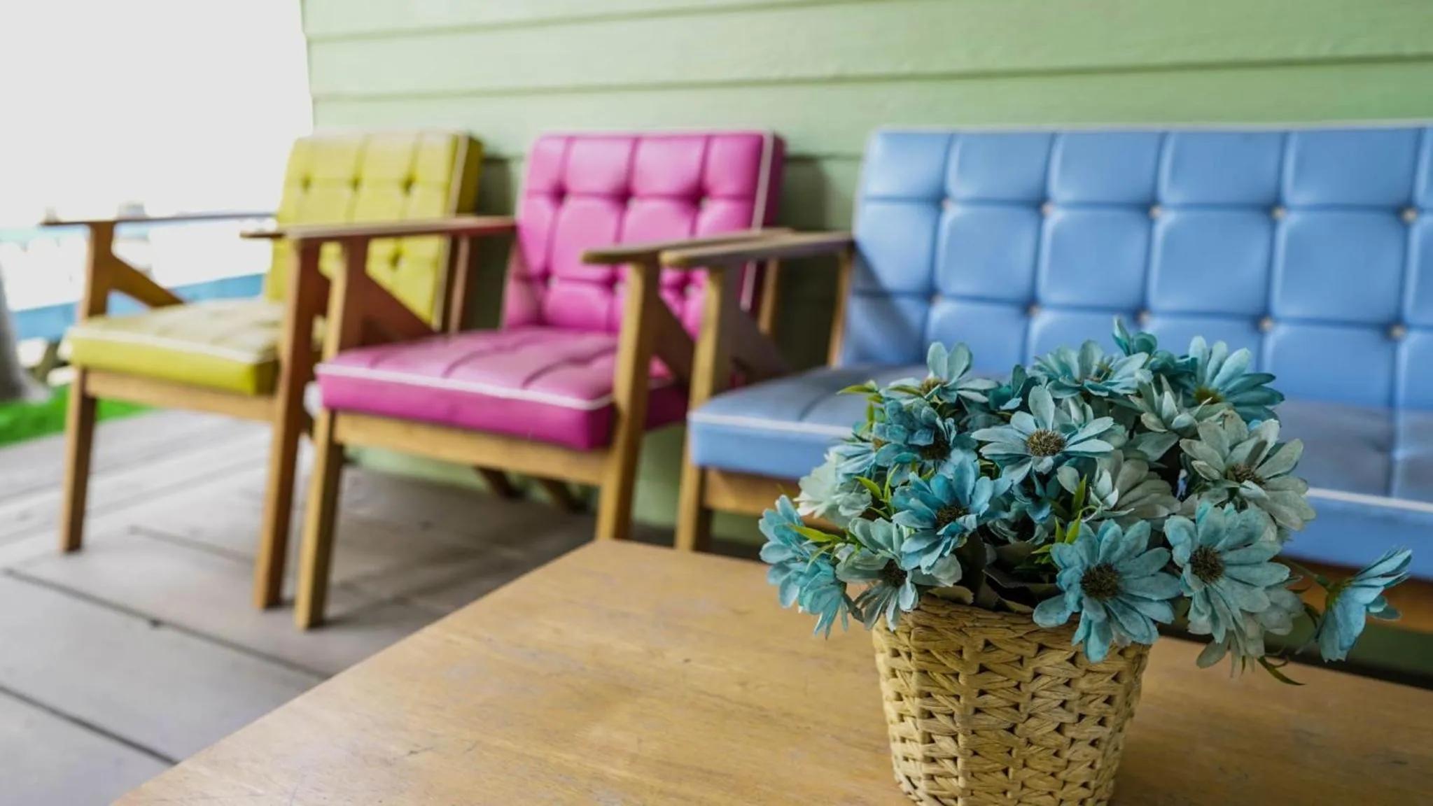 Seating area in RoomQuest Amphawa Floating Market