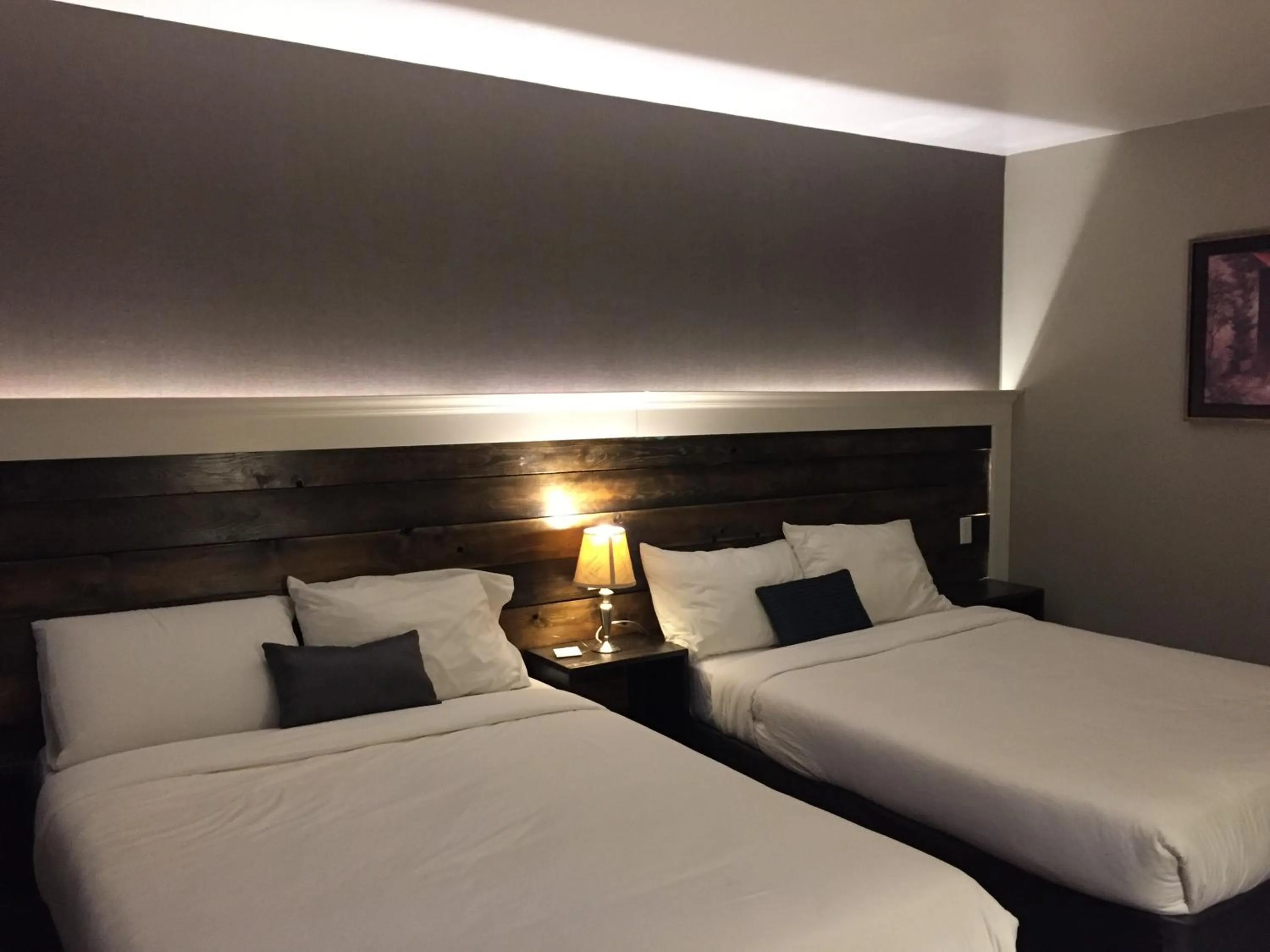 Bedroom in Greenside Motel