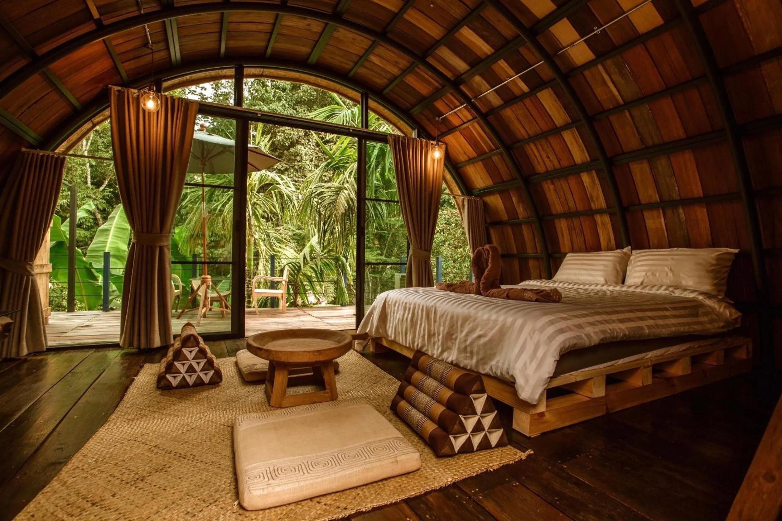 Bedroom, Bed in Voraman Hut