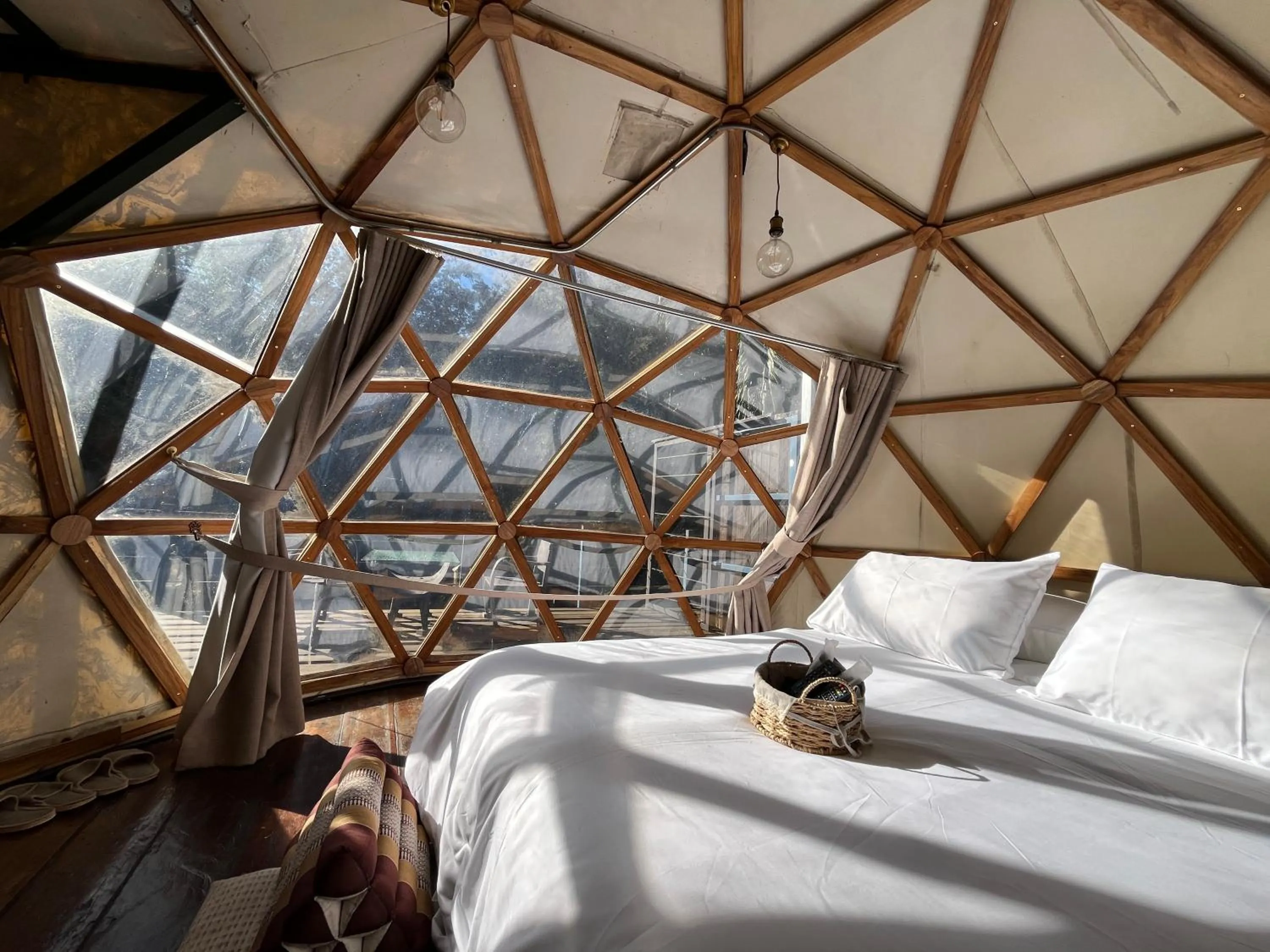 Photo of the whole room, Bed in Voraman Hut