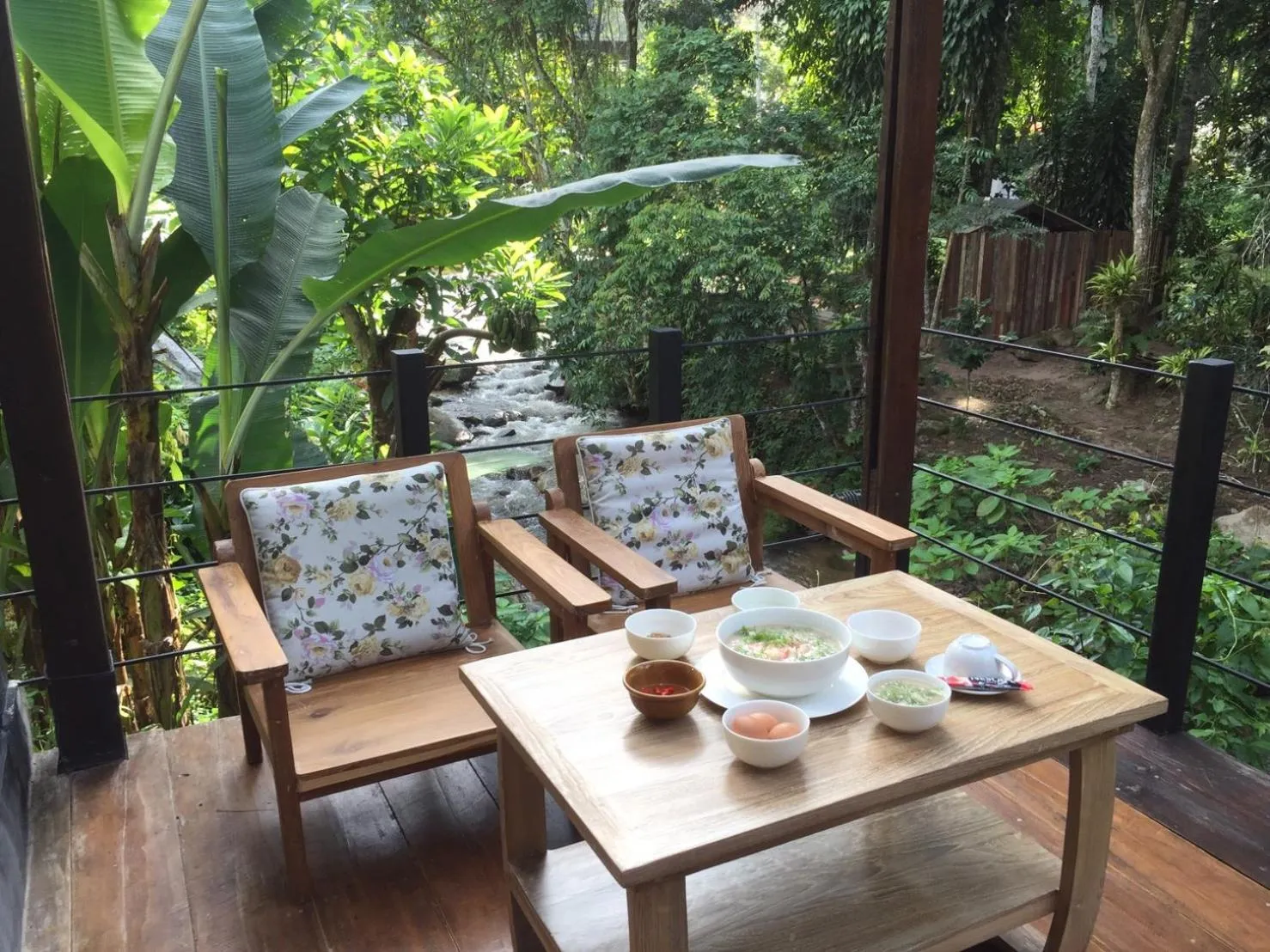 Breakfast in Voraman Hut