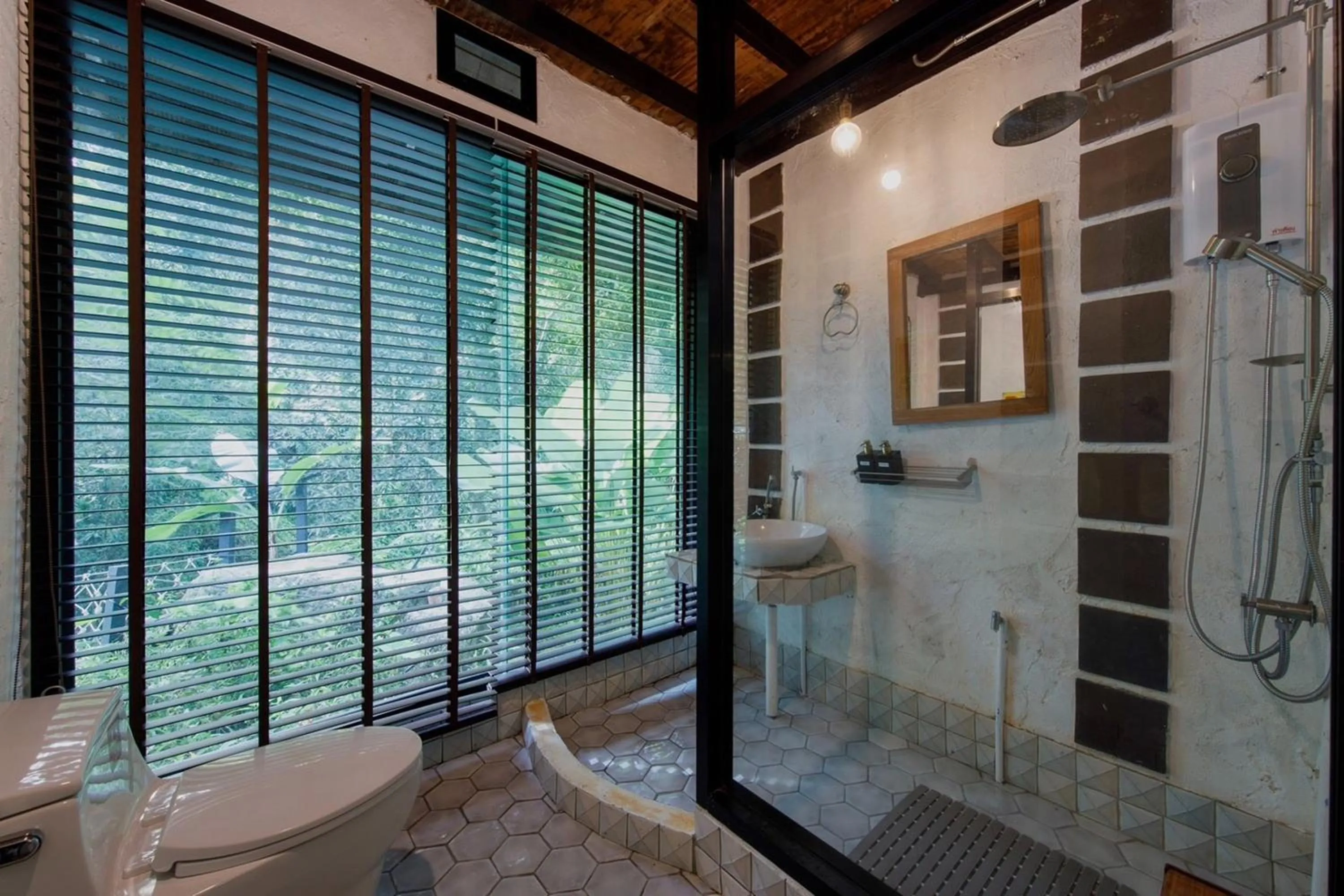 Shower in Voraman Hut