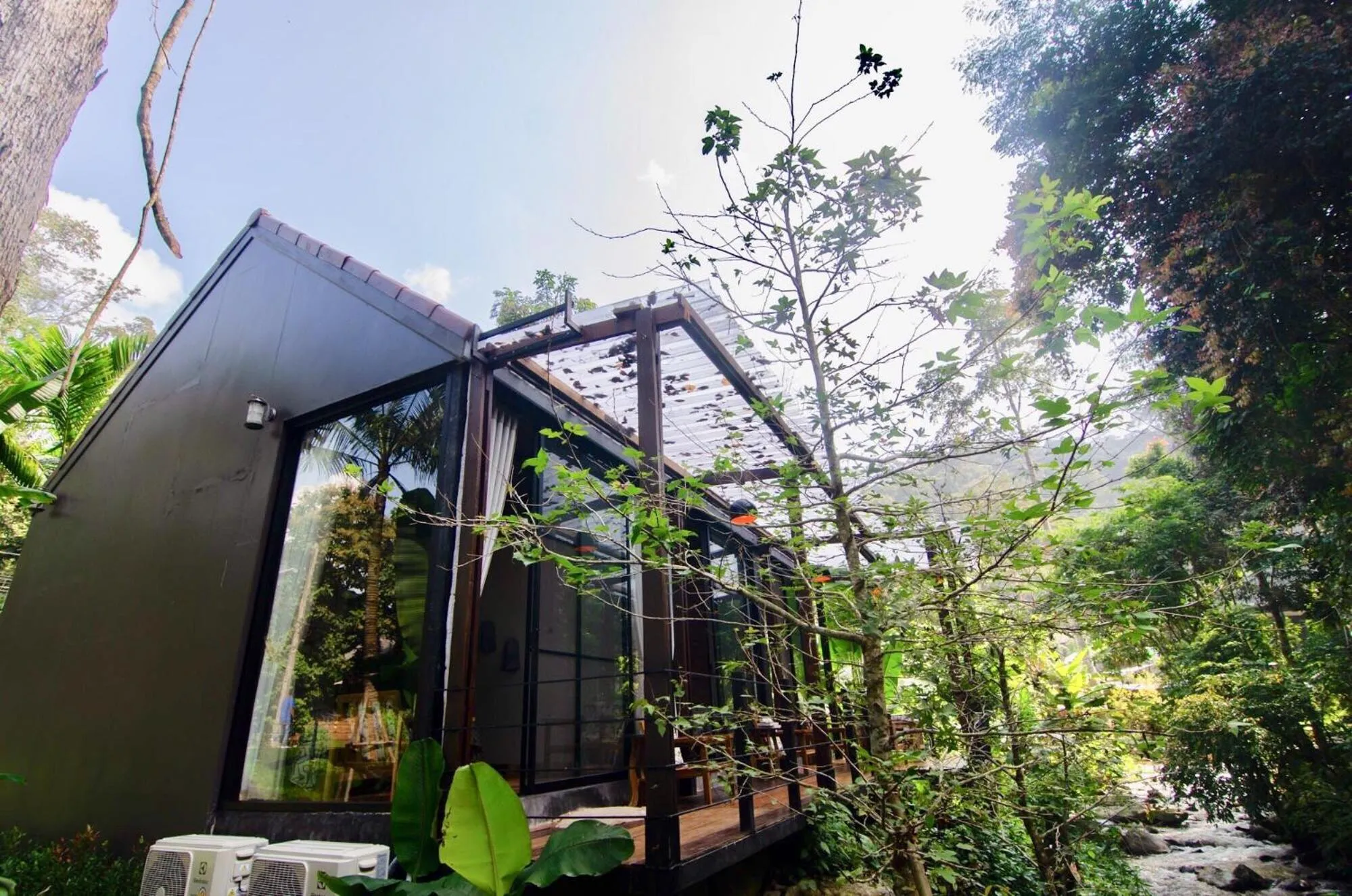 Property building in Voraman Hut