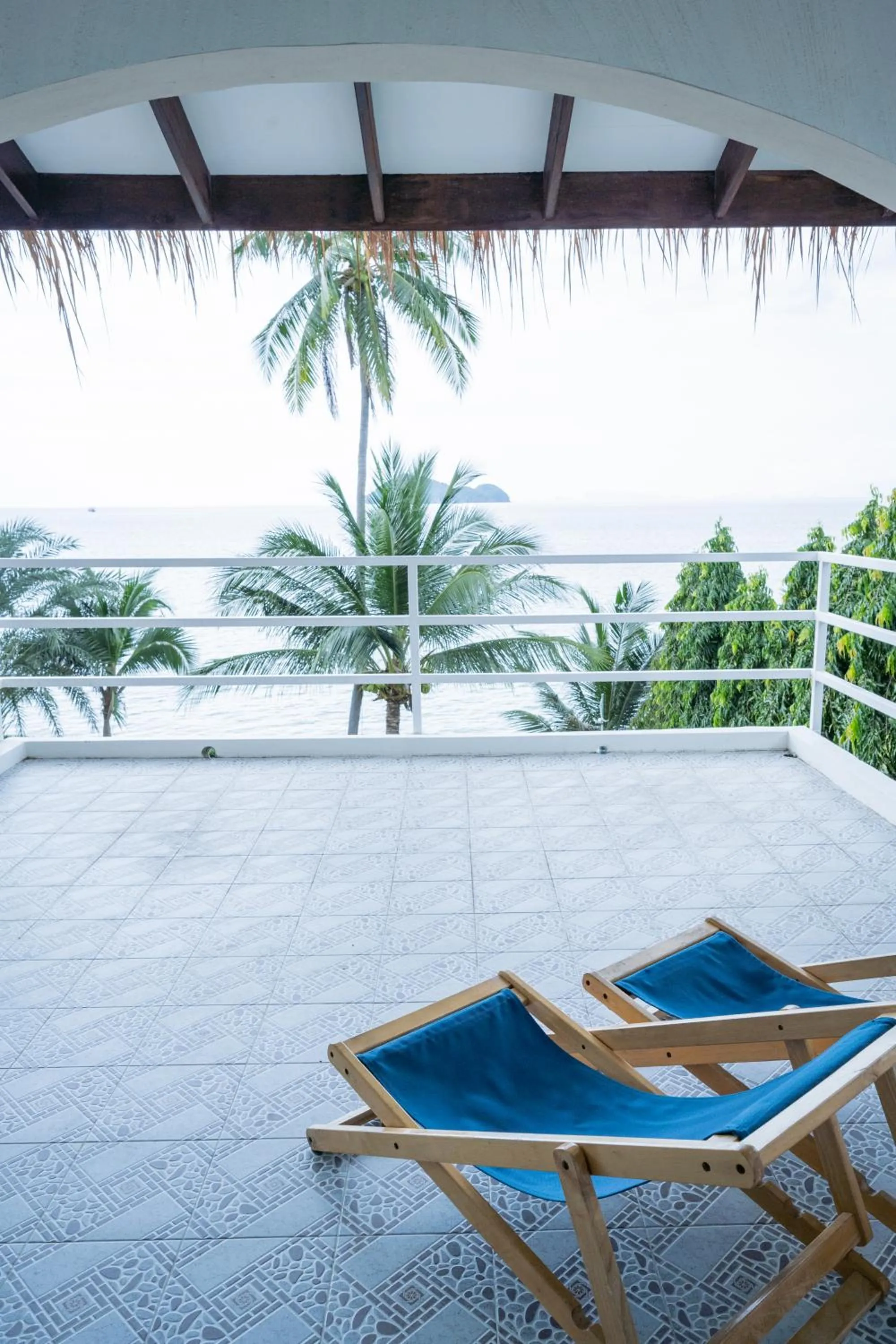 Balcony/Terrace in Baan Jai Dee Beach Front Hotel