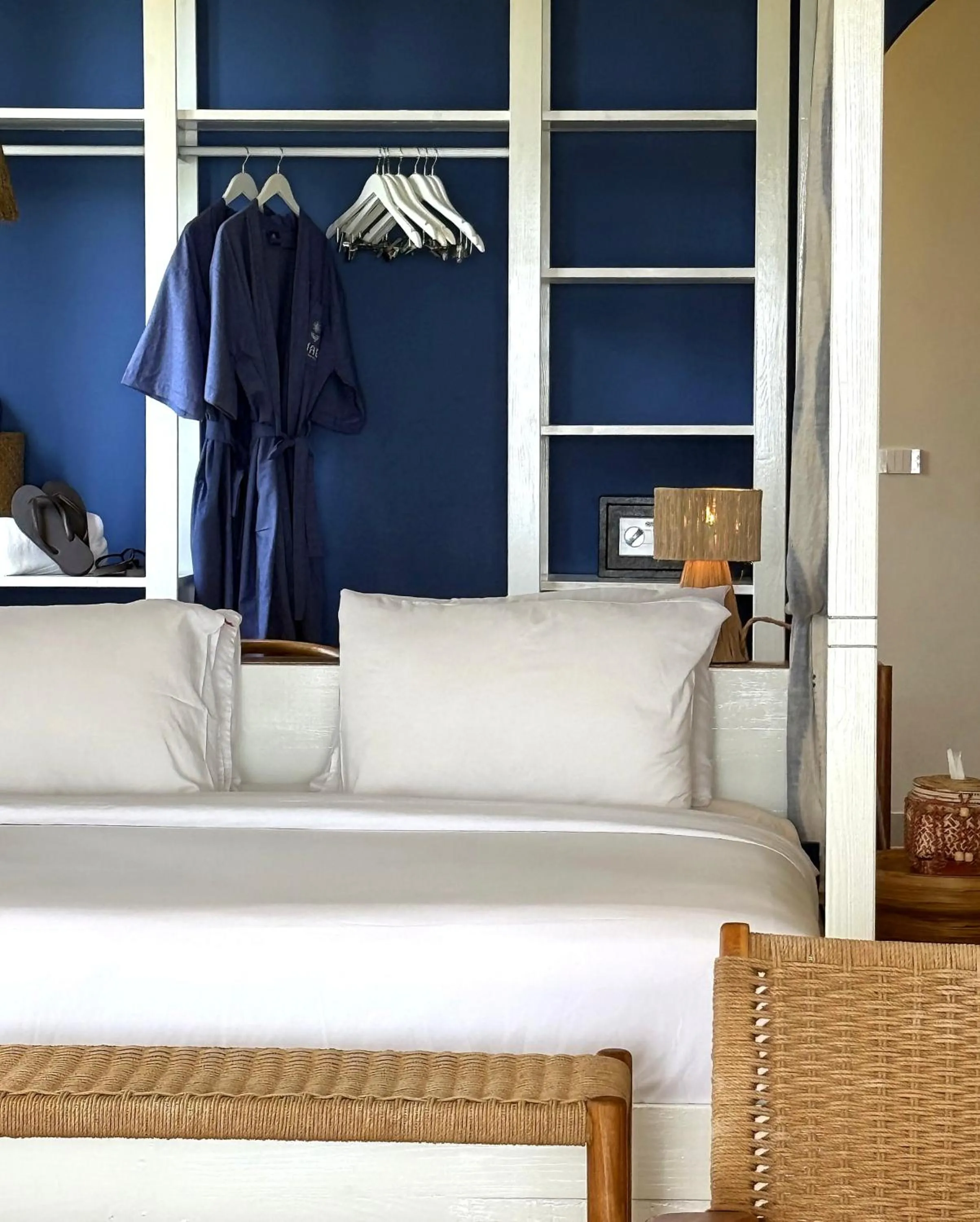 wardrobe in Baan Jai Dee Beach Front Hotel