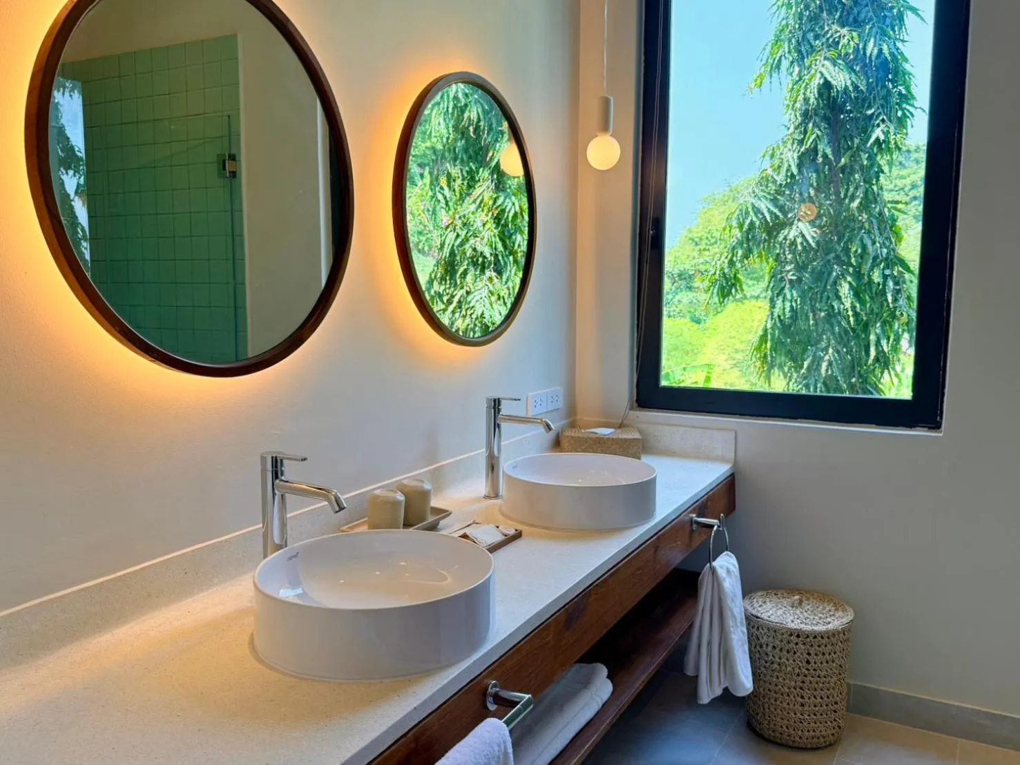 Bathroom in Baan Jai Dee Beach Front Hotel